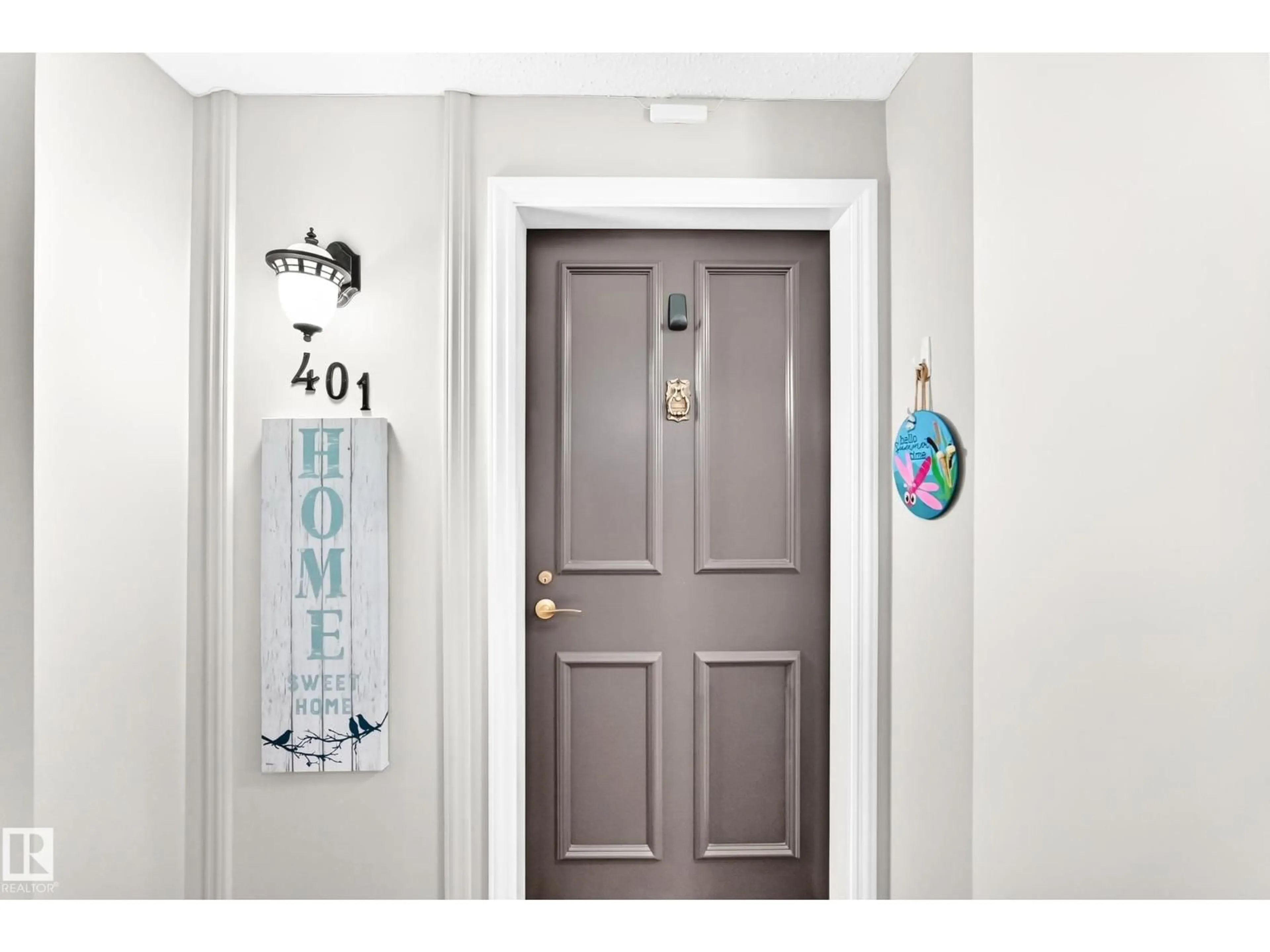 Indoor entryway for #401 - 14810 51 AV, Edmonton Alberta T6H5G5