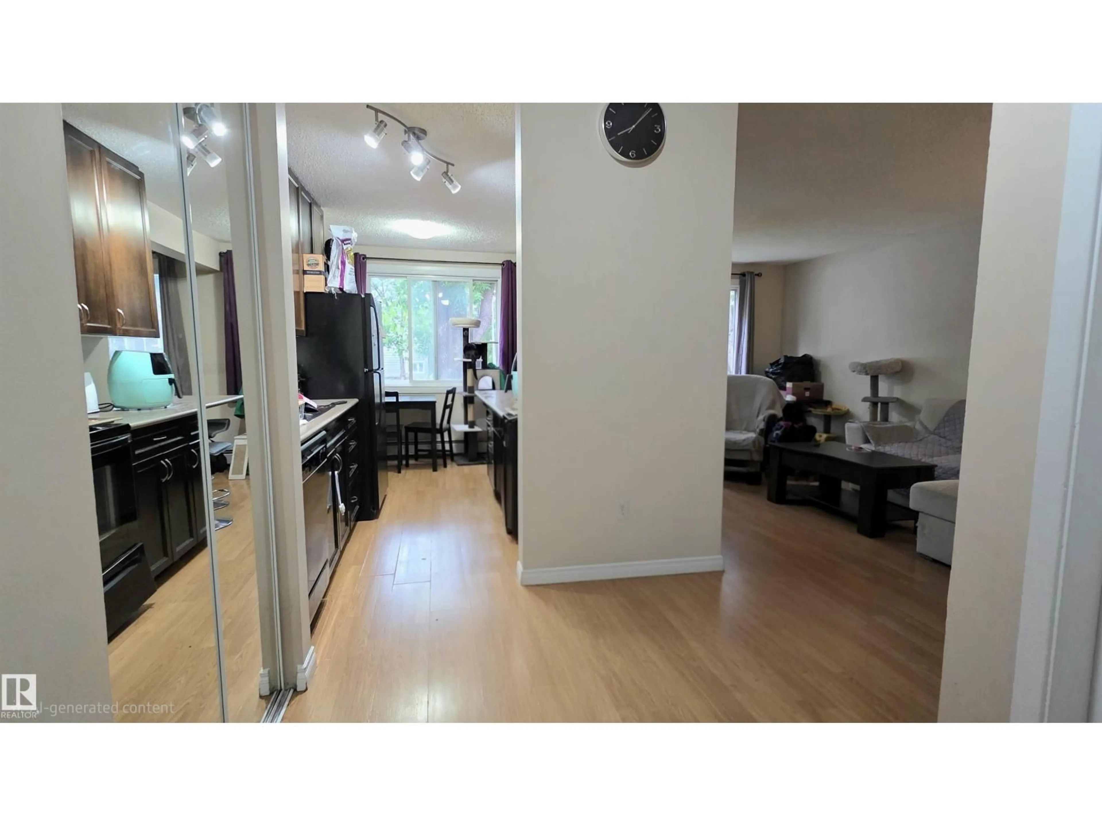 Unknown for 207 - 10415 93 ST, Edmonton Alberta T5X1X5