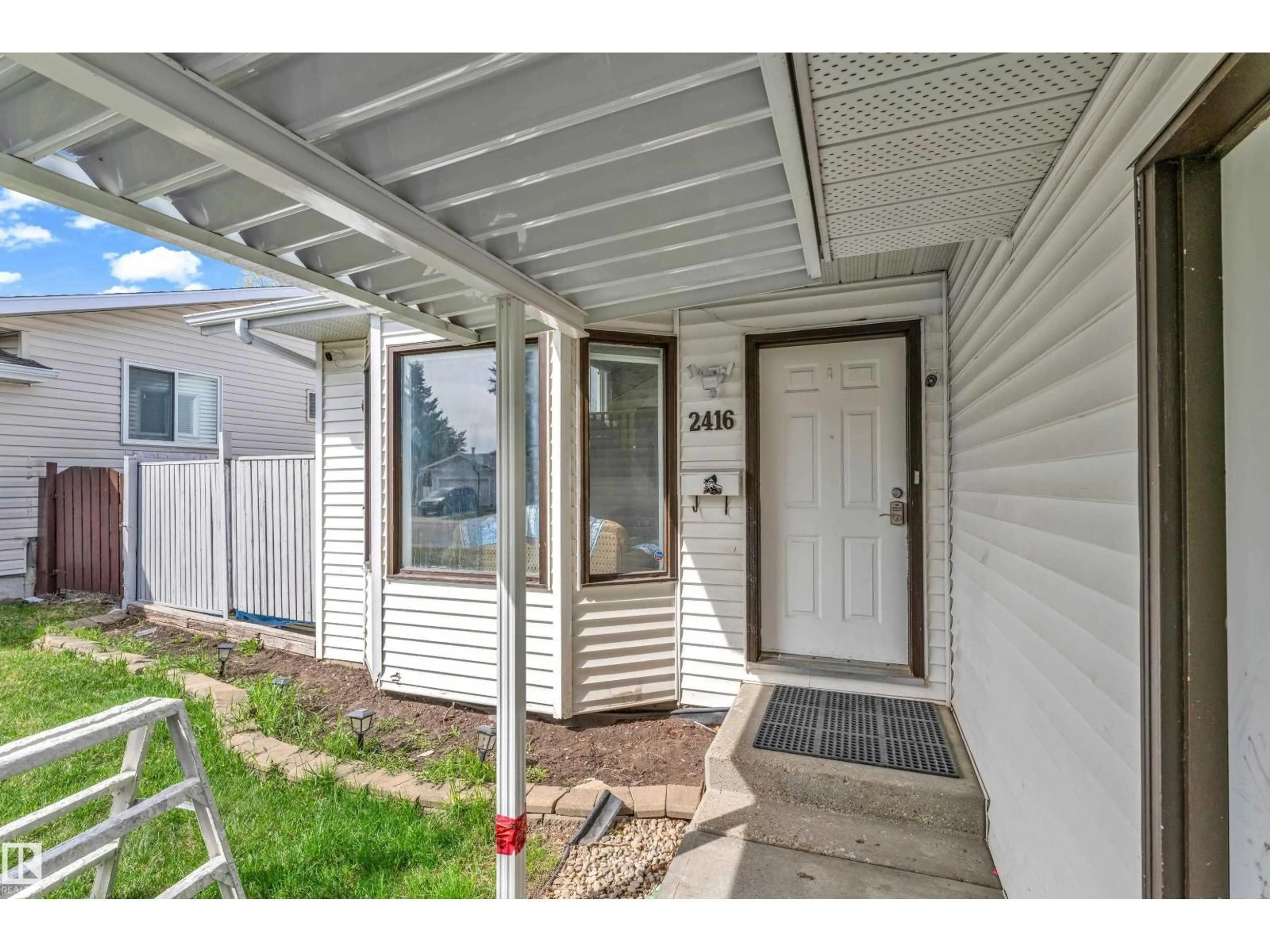 Unknown for 2416 35 ST, Edmonton Alberta T6L4M3