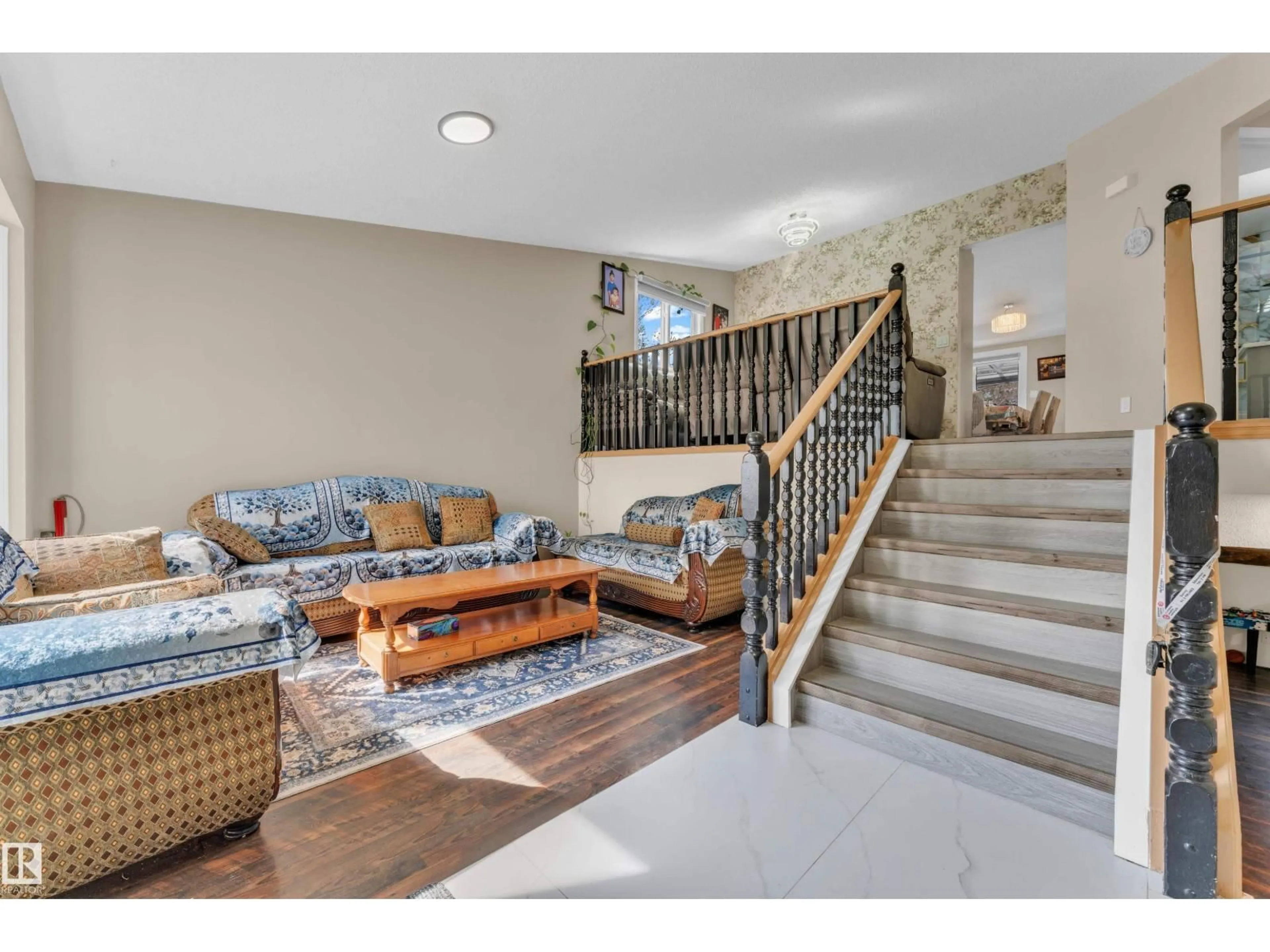 Unknown for 2416 35 ST, Edmonton Alberta T6L4M3
