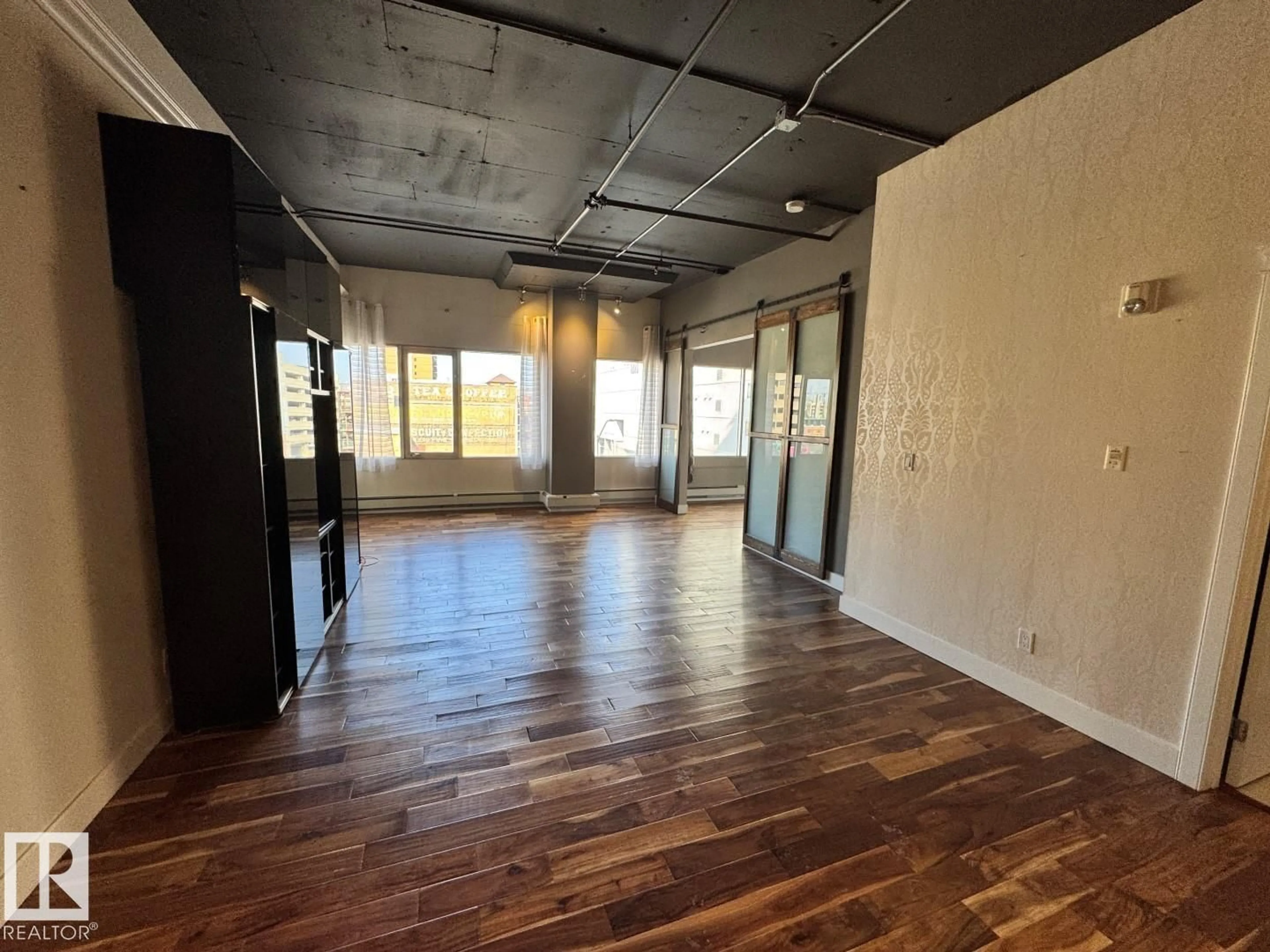A pic of a room for 304 - 10179 105 ST, Edmonton Alberta T5J3N1