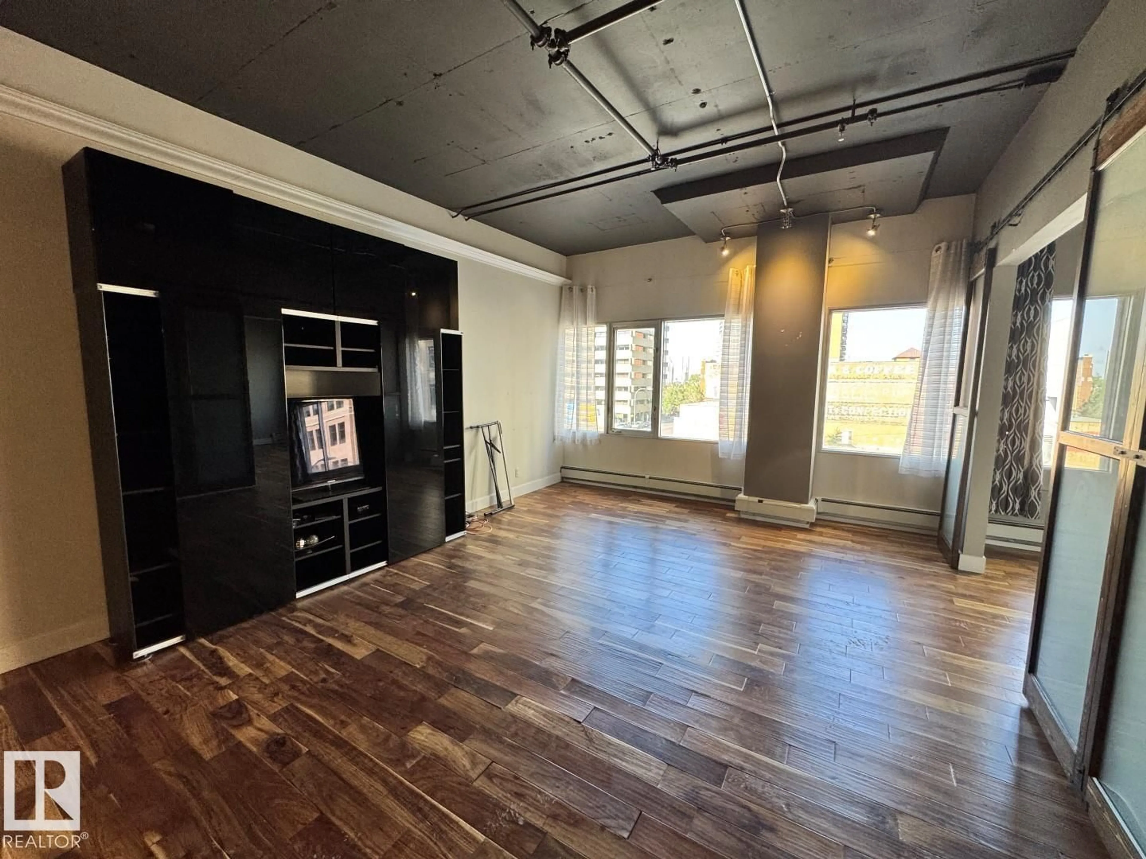 A pic of a room for 304 - 10179 105 ST, Edmonton Alberta T5J3N1