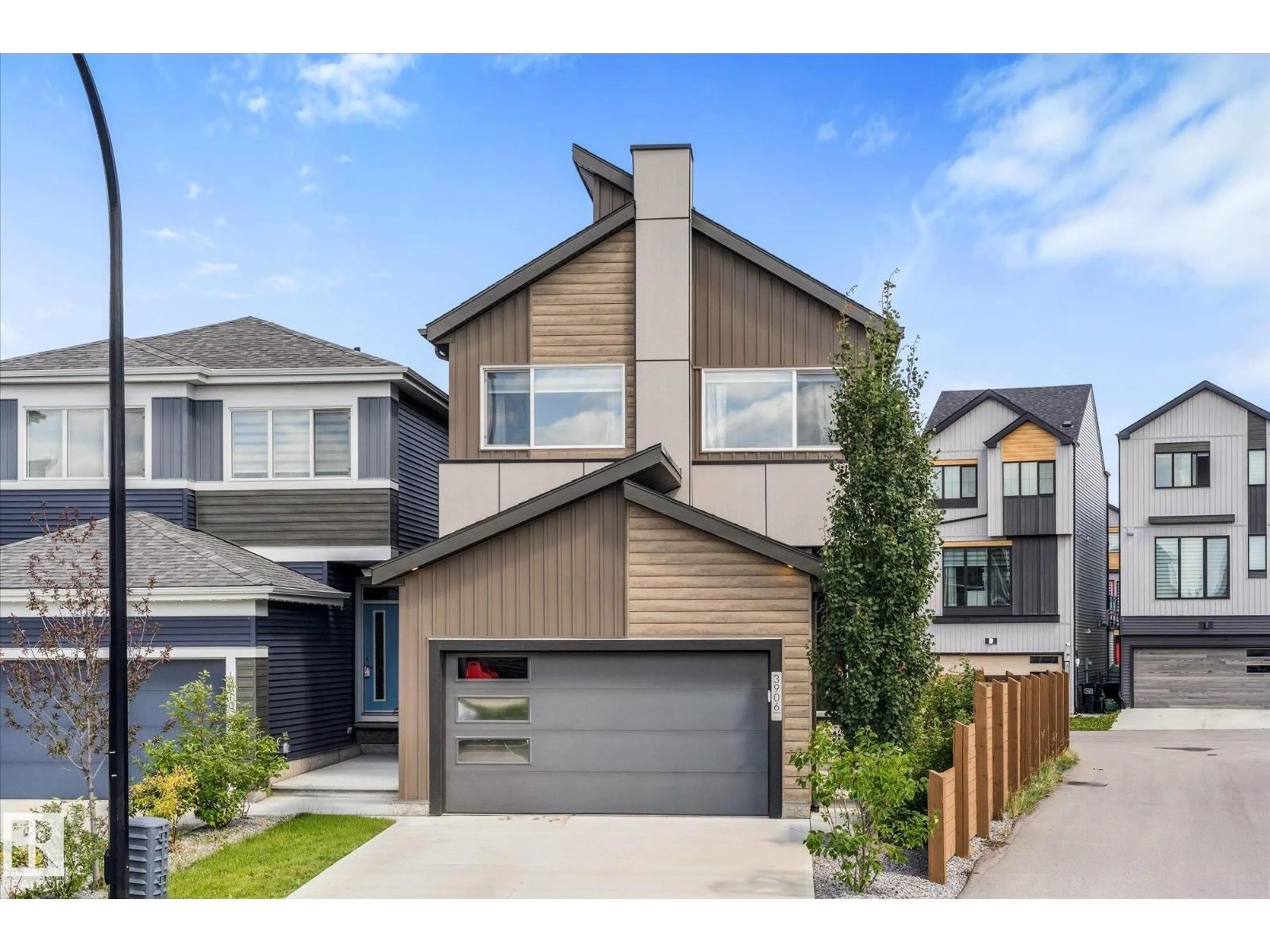 Unknown for SW - 3906 5 AV, Edmonton Alberta T6X2X8