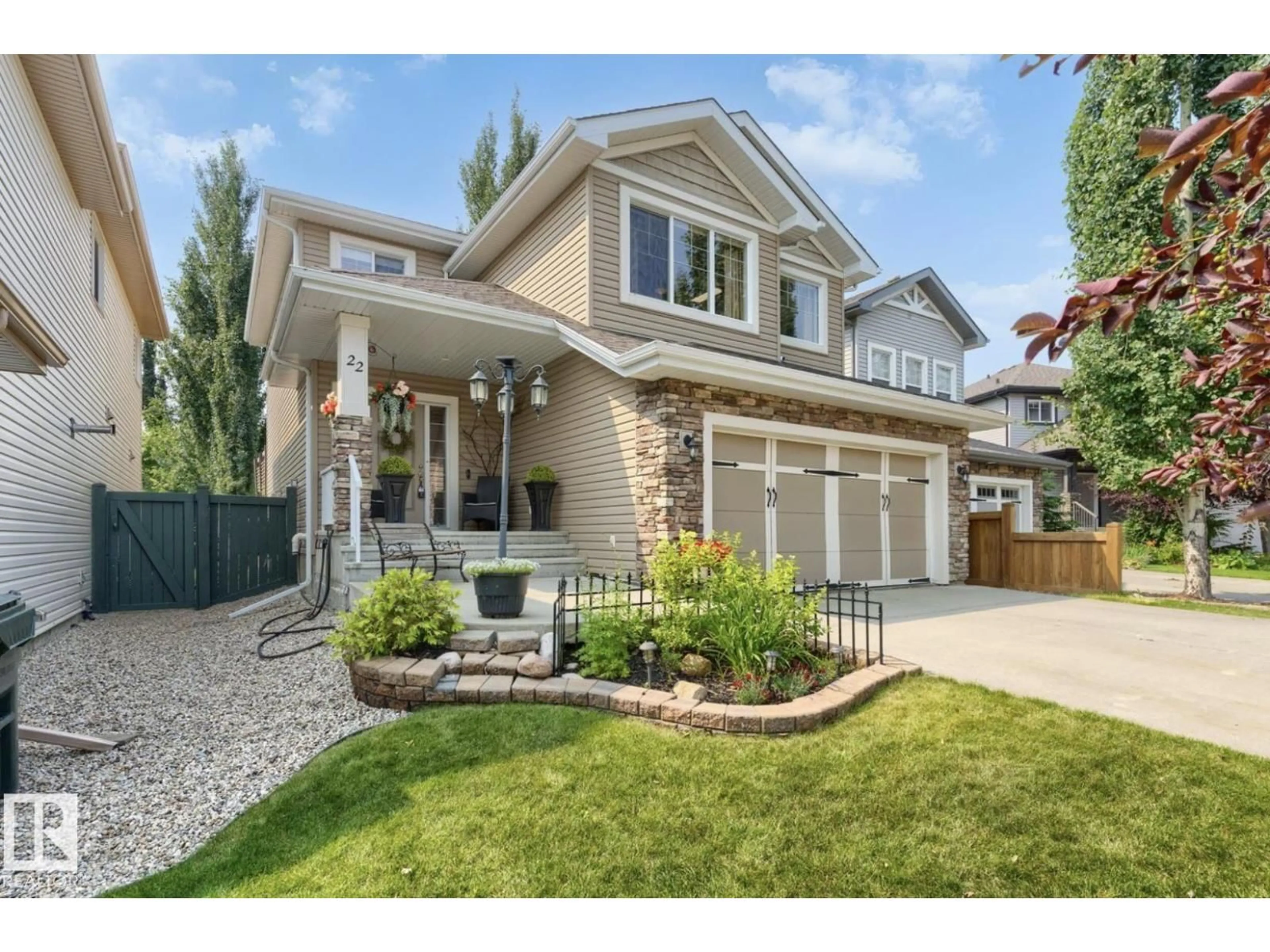Home with vinyl exterior material, street for 22 VOLETA CT, Spruce Grove Alberta T7X0J8