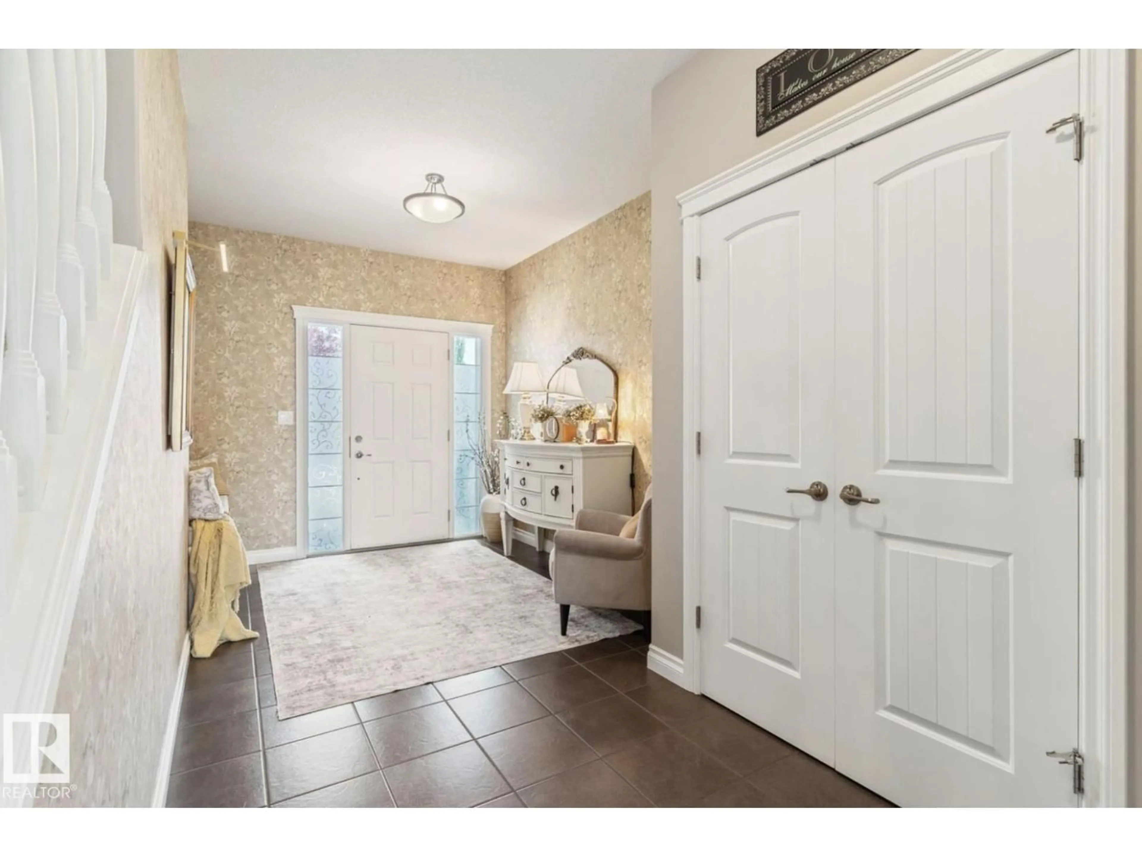 Indoor entryway for 22 VOLETA CT, Spruce Grove Alberta T7X0J8