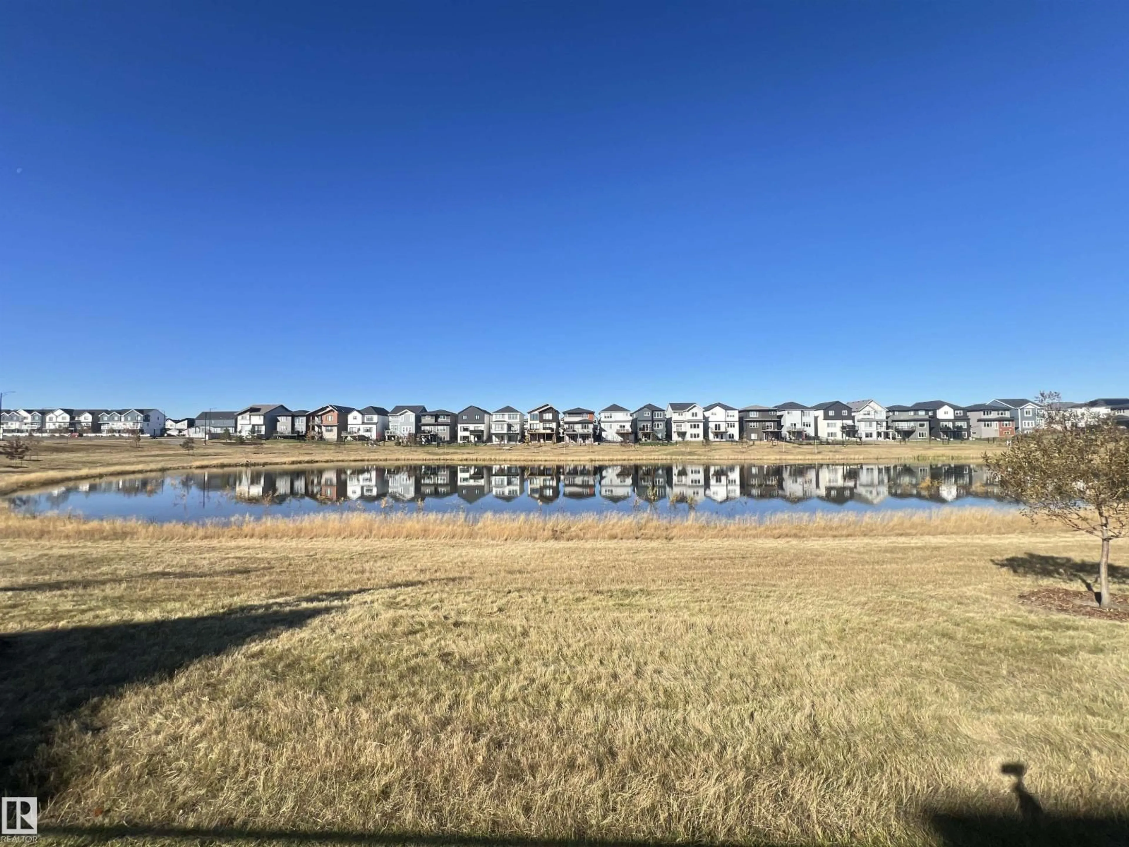 Blurry image for 19066 20A AV, Edmonton Alberta T6M3A8