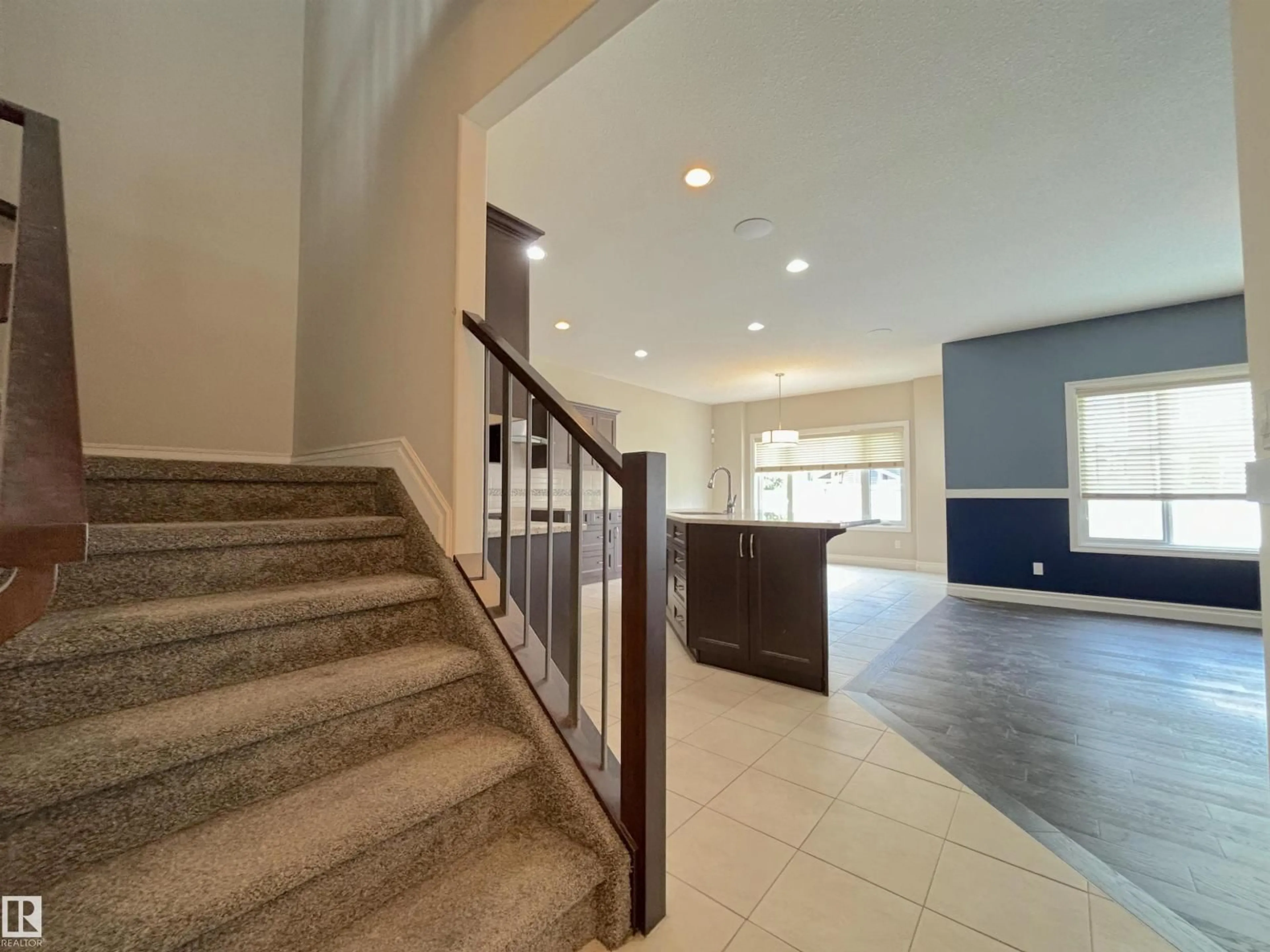 Indoor foyer for NW - 13032 208 ST, Edmonton Alberta T5S0L5