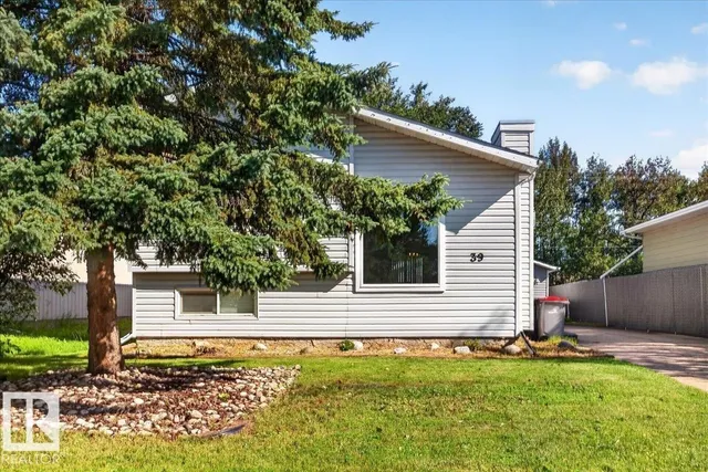 39 MCNABB CR, Stony Plain 2
