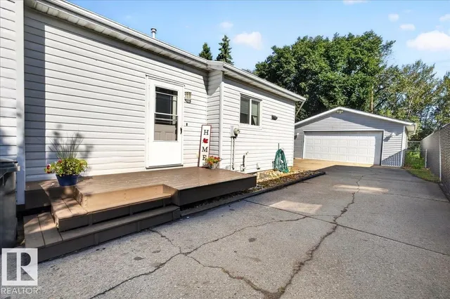 39 MCNABB CR, Stony Plain 5