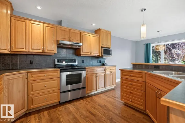 18 CASCADE CR, Sherwood Park 4
