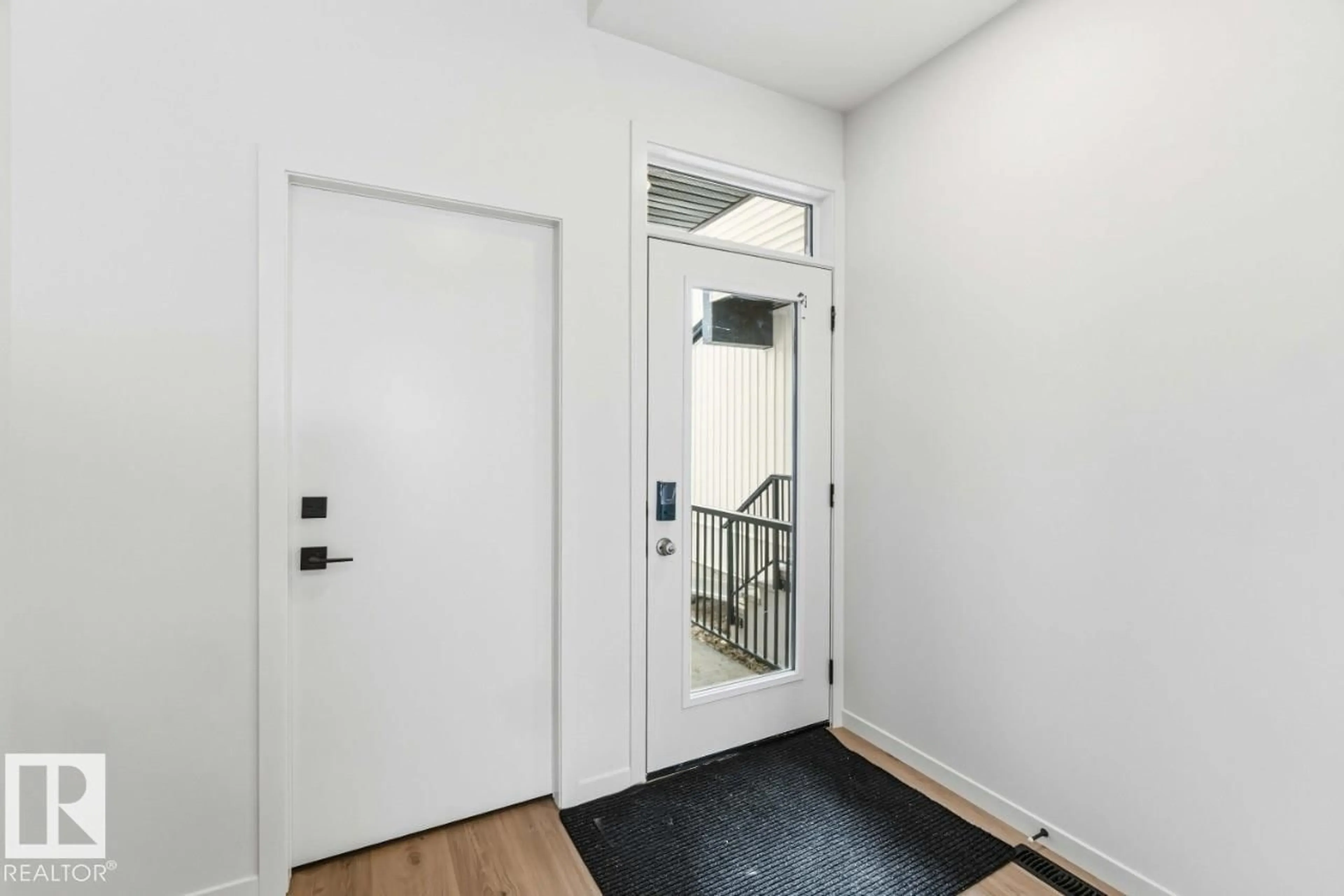 Indoor entryway for SW - 423 31 ST, Edmonton Alberta T6X3C7