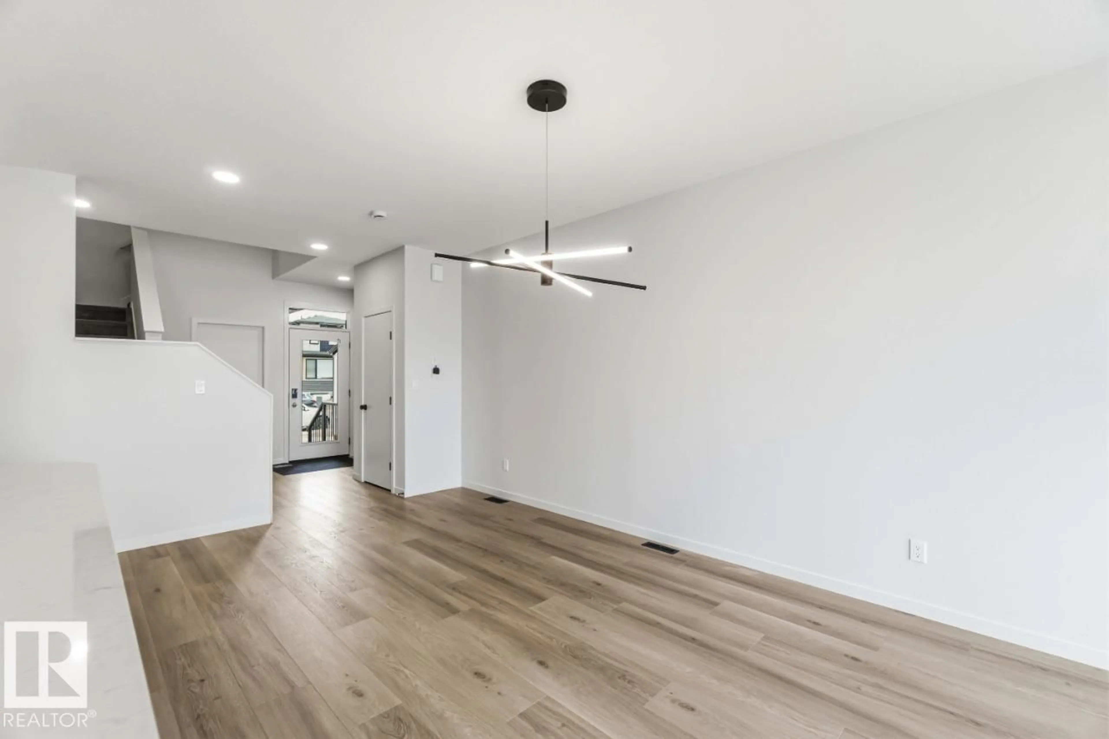 A pic of a room for SW - 423 31 ST, Edmonton Alberta T6X3C7