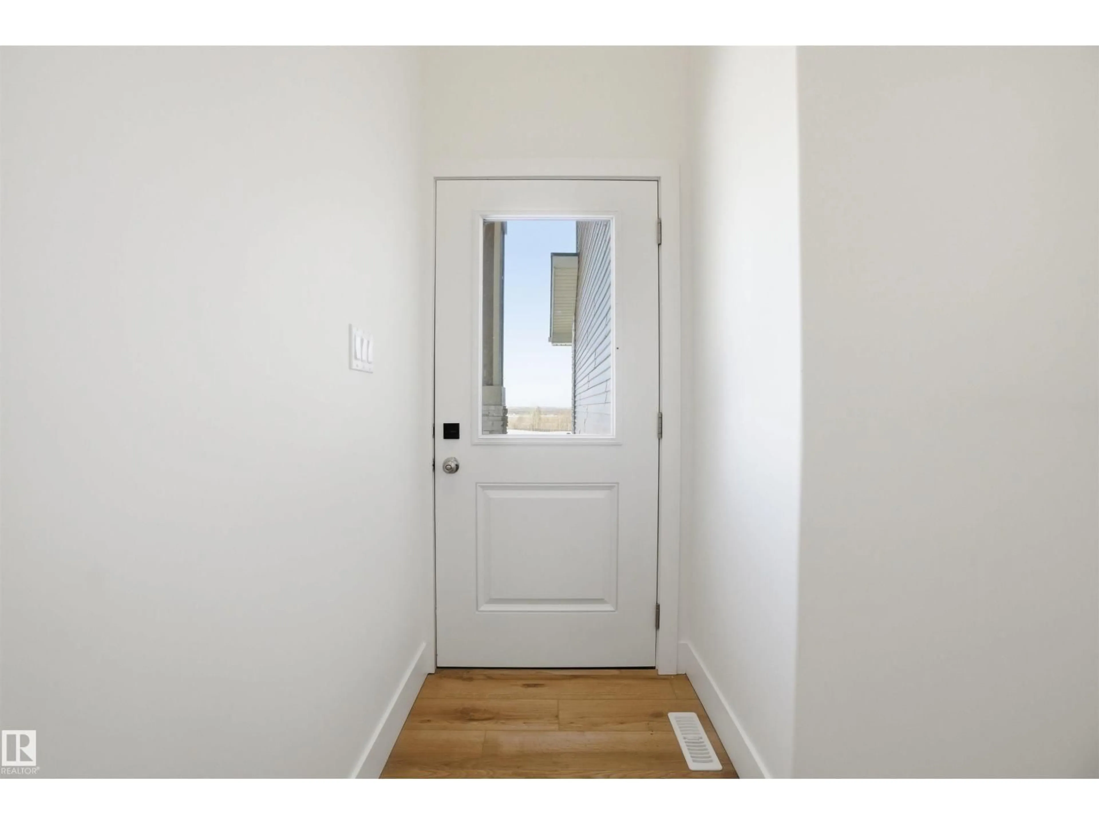 Indoor entryway for 1407 OSPREY CO, Edmonton Alberta T5M0M2