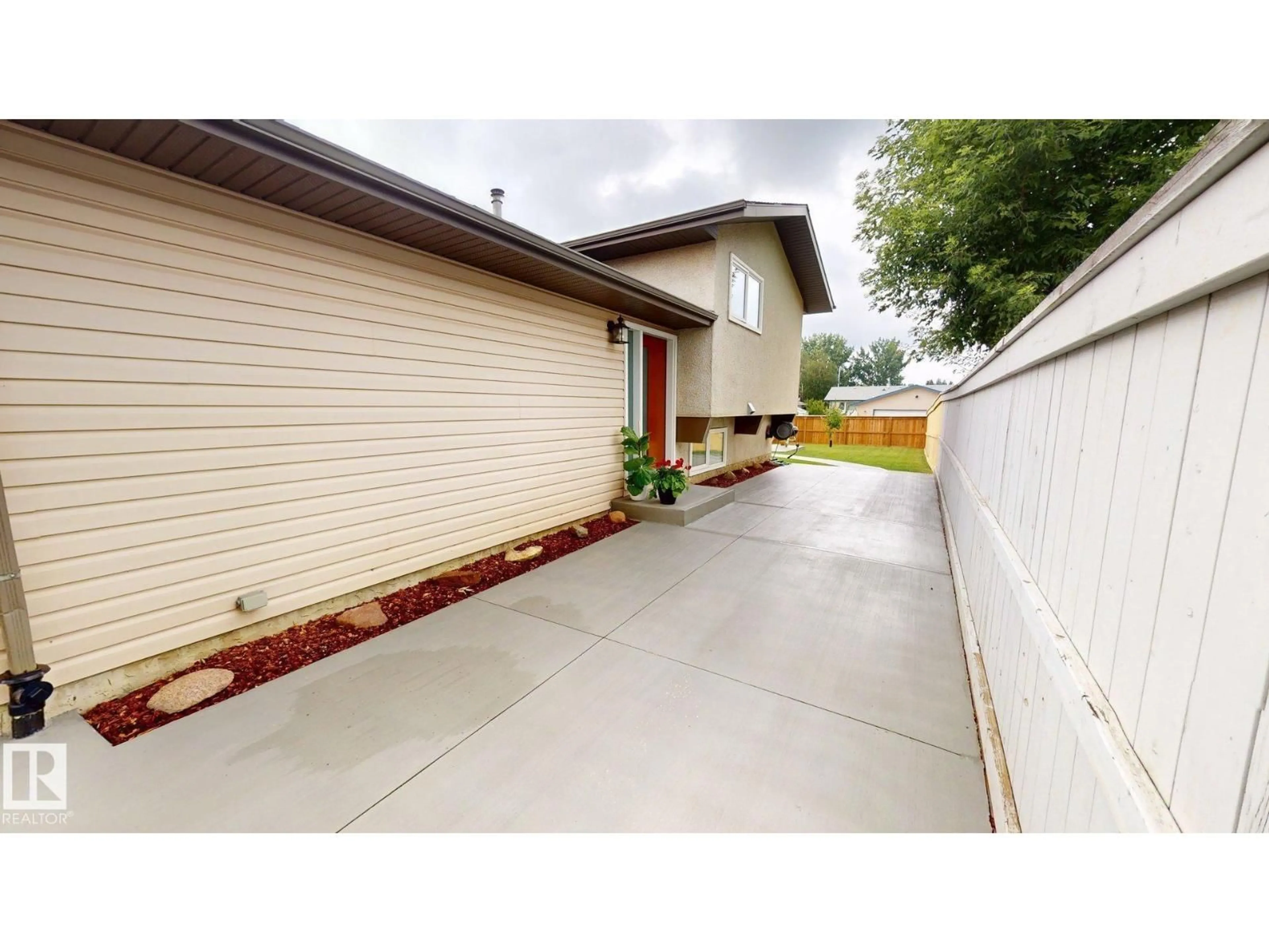 A pic from outside/outdoor area/front of a property/back of a property/a pic from drone, street for 7935 22 AV, Edmonton Alberta T6K1Z2