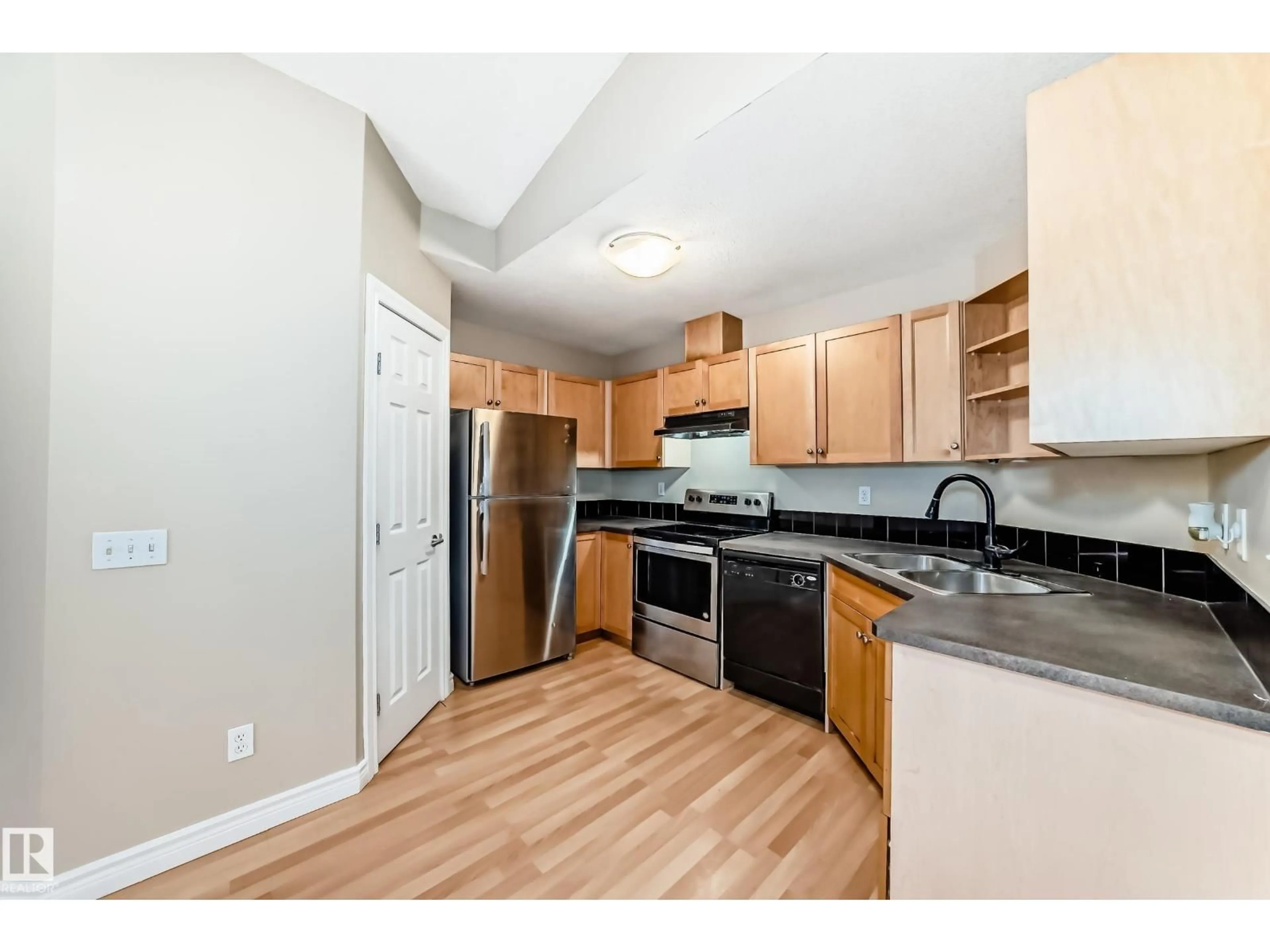 Standard kitchen, unknown for 48 150 EDWARDS DR, Edmonton Alberta T6X1M4