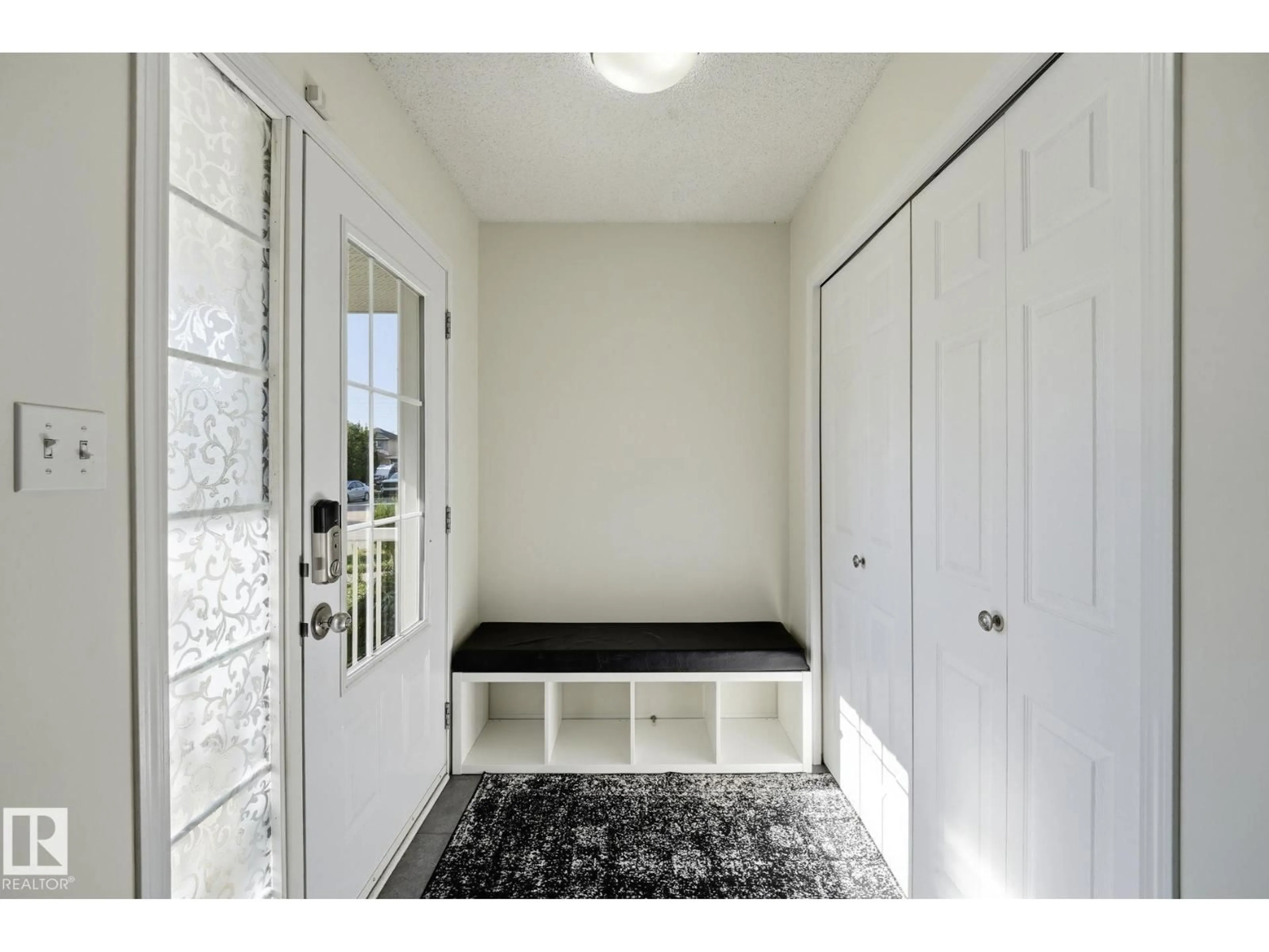Indoor entryway for SW - 215 85 ST, Edmonton Alberta T6X1H5