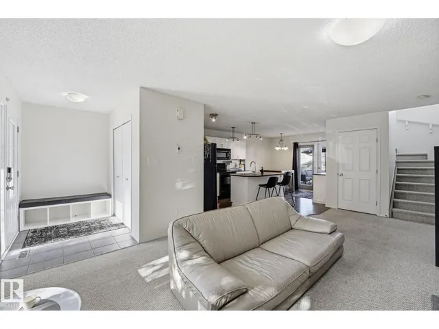 SW - 215 85 ST, Edmonton 4