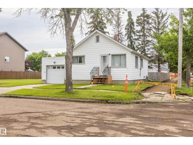 10013 98 AV, Morinville 3