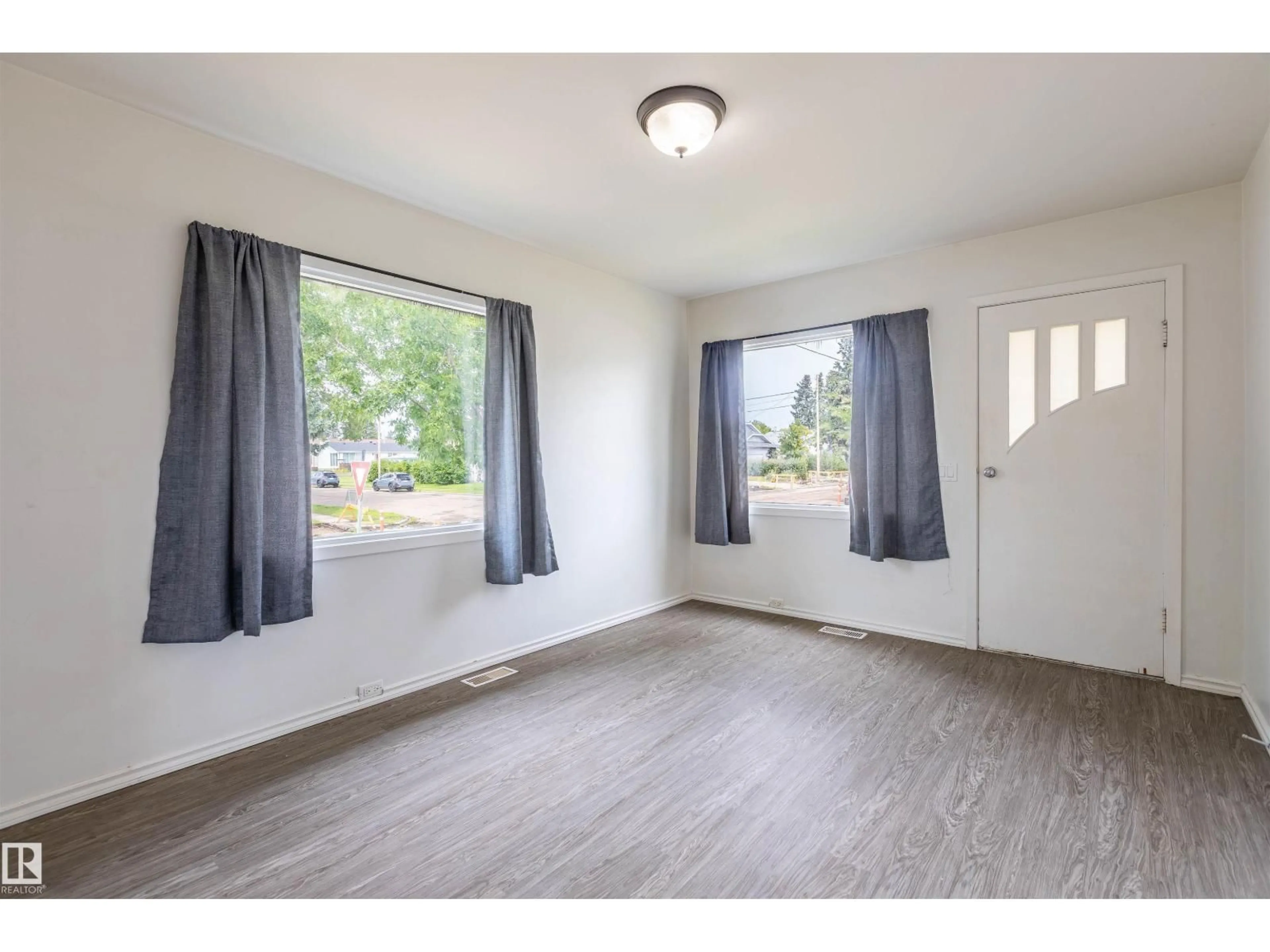 A pic of a room for 10013 98 AV, Morinville Alberta T8R1G3