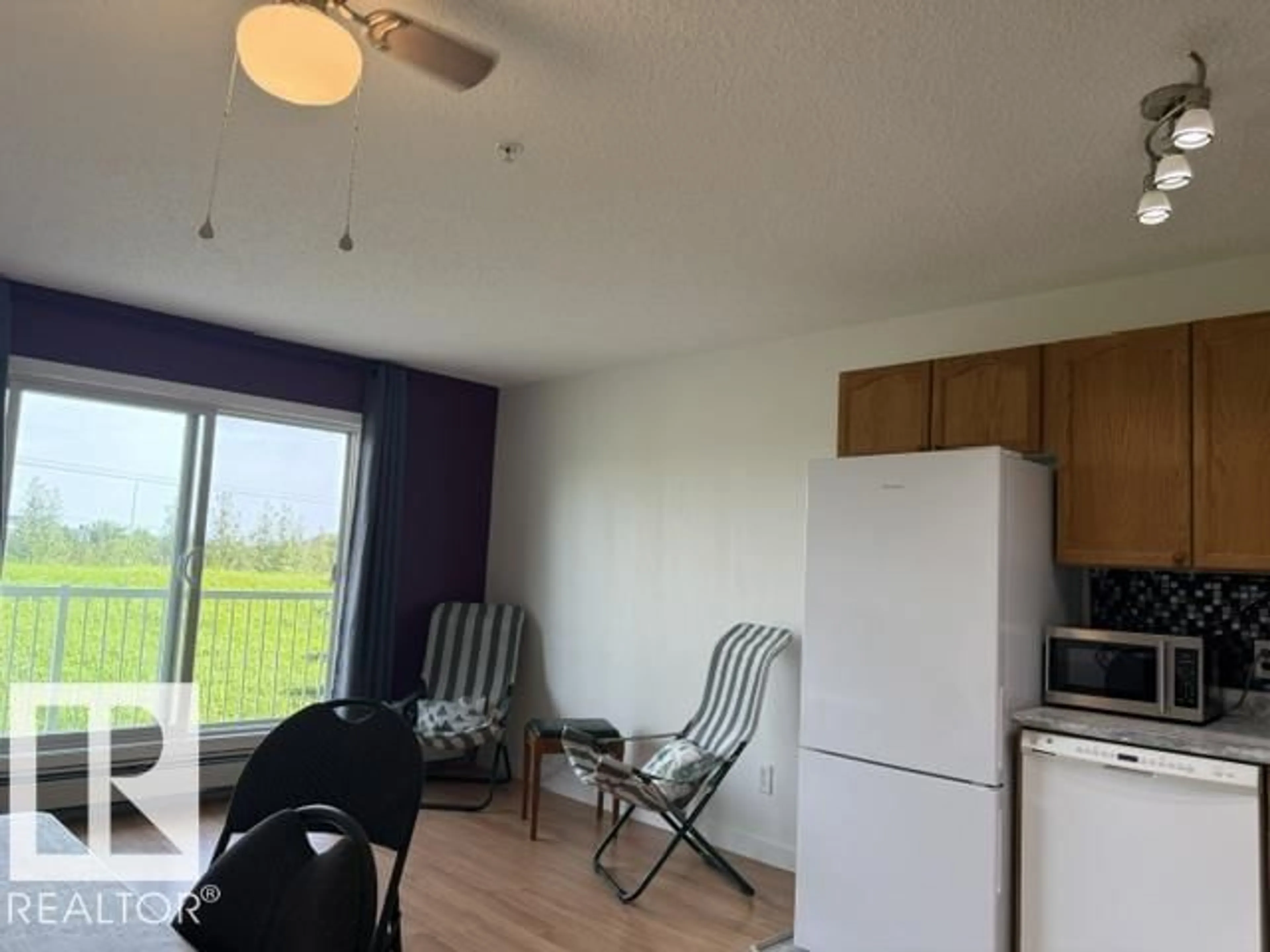 A pic of a room for 70 - 210 WOODS-MERE CL, Fort Saskatchewan Alberta T8L4R8