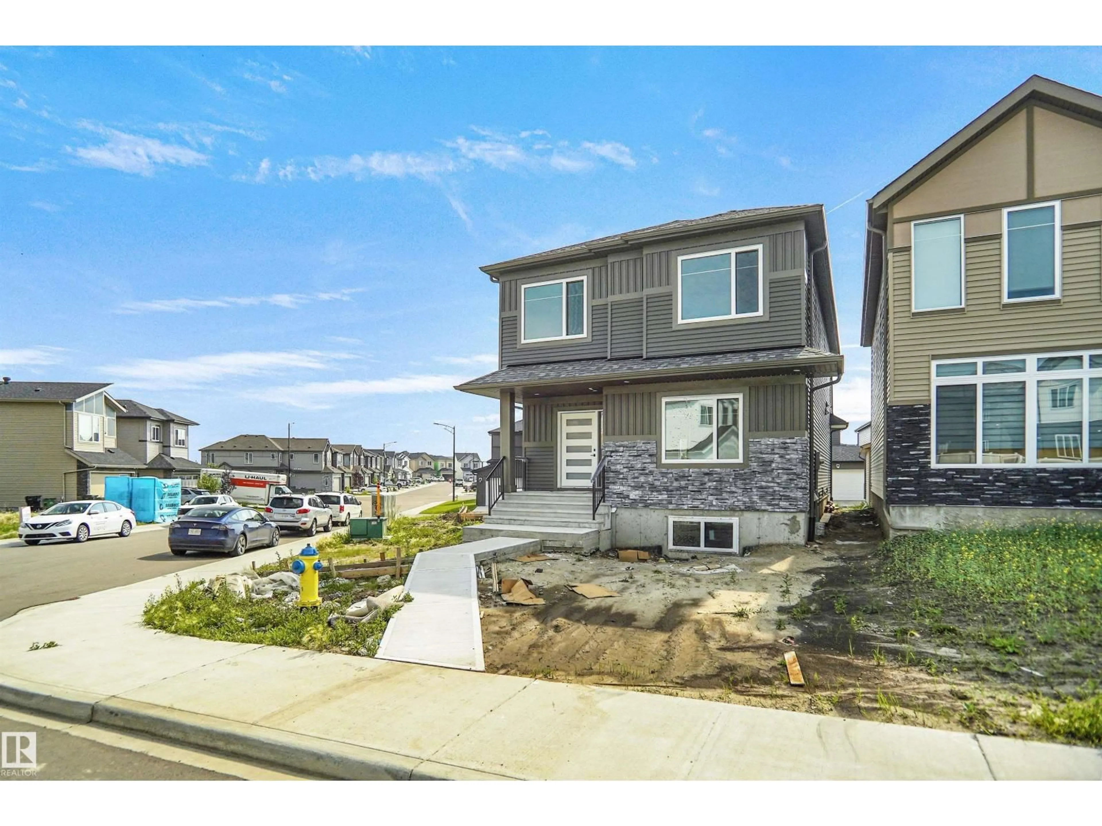 A pic from outside/outdoor area/front of a property/back of a property/a pic from drone, street for NW - 17040 47 ST, Edmonton Alberta T5Y3A6