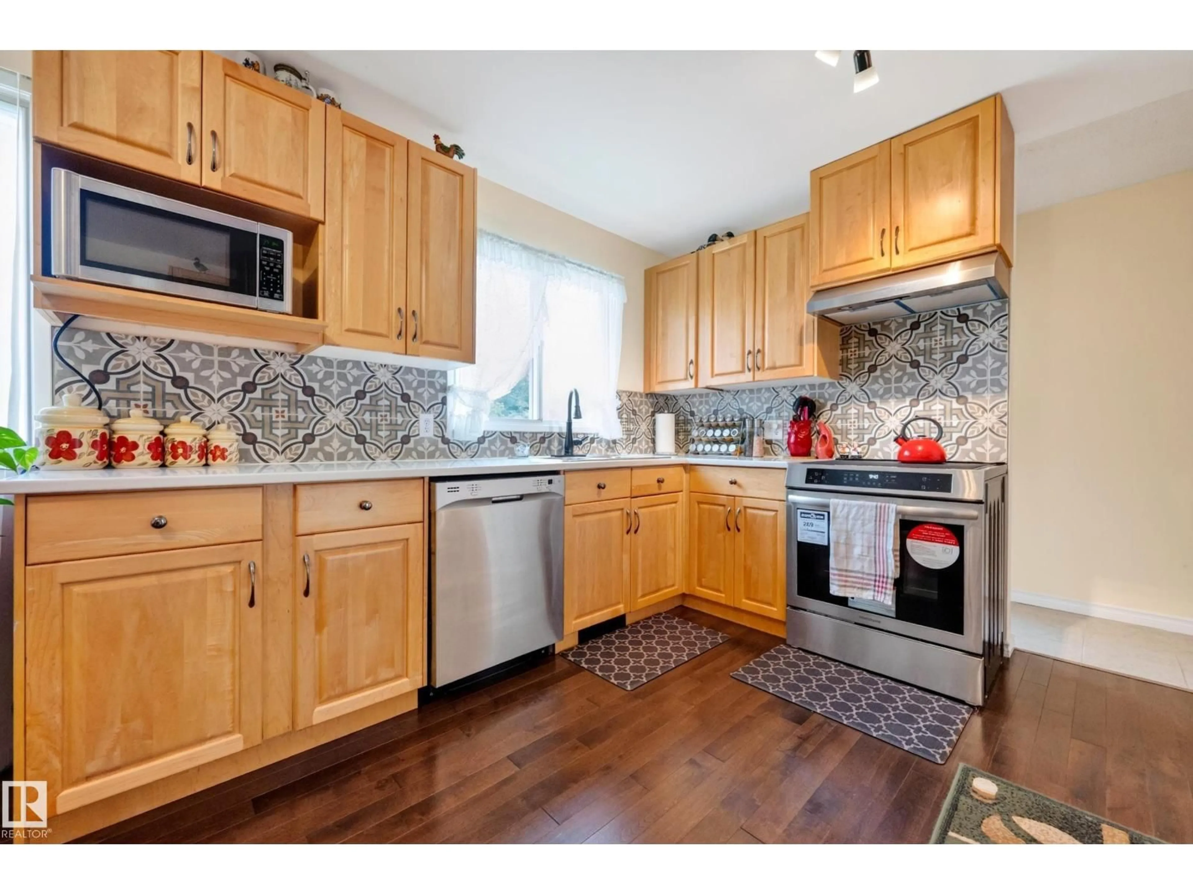 Standard kitchen, unknown for 4506 53 A, Smoky Lake Town Alberta T0A3C0