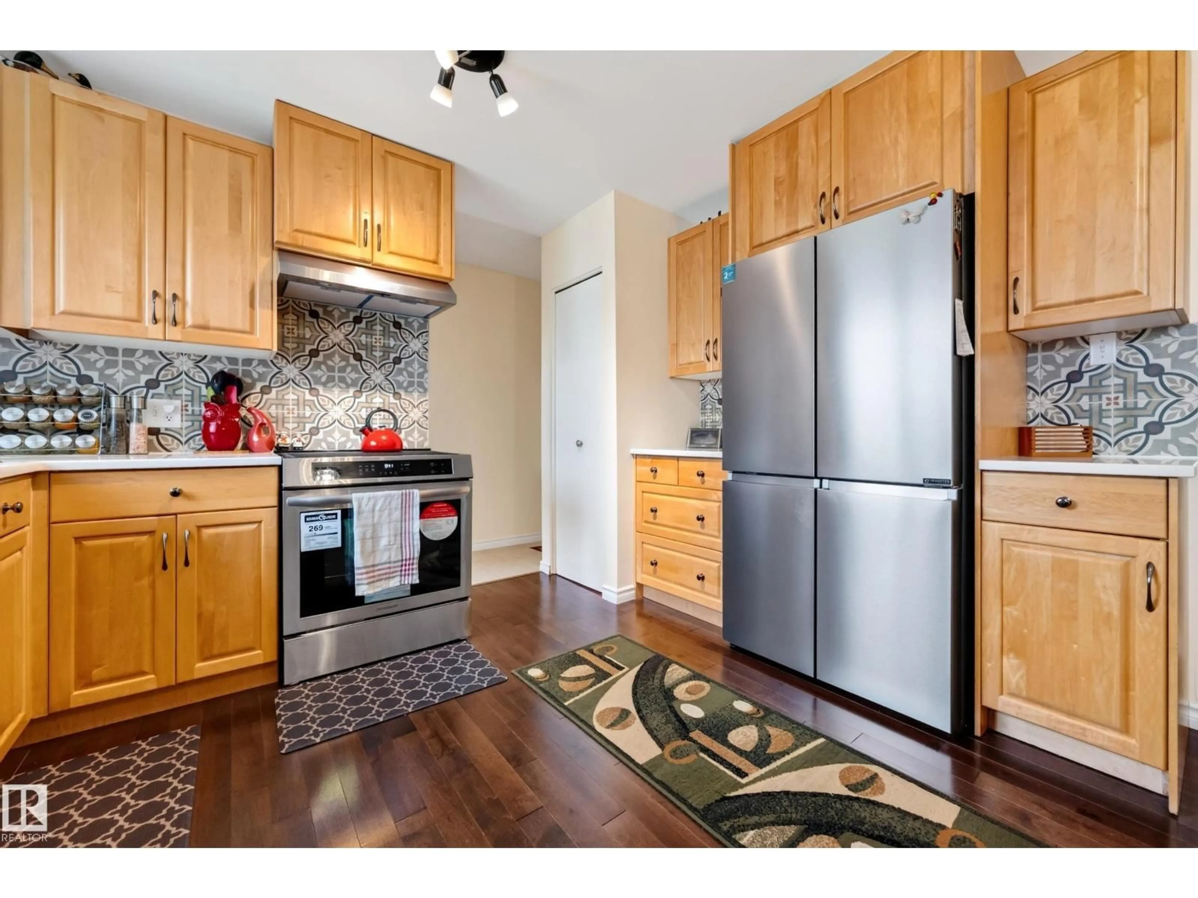 Standard kitchen, wood/laminate floor for 4506 53 A, Smoky Lake Town Alberta T0A3C0