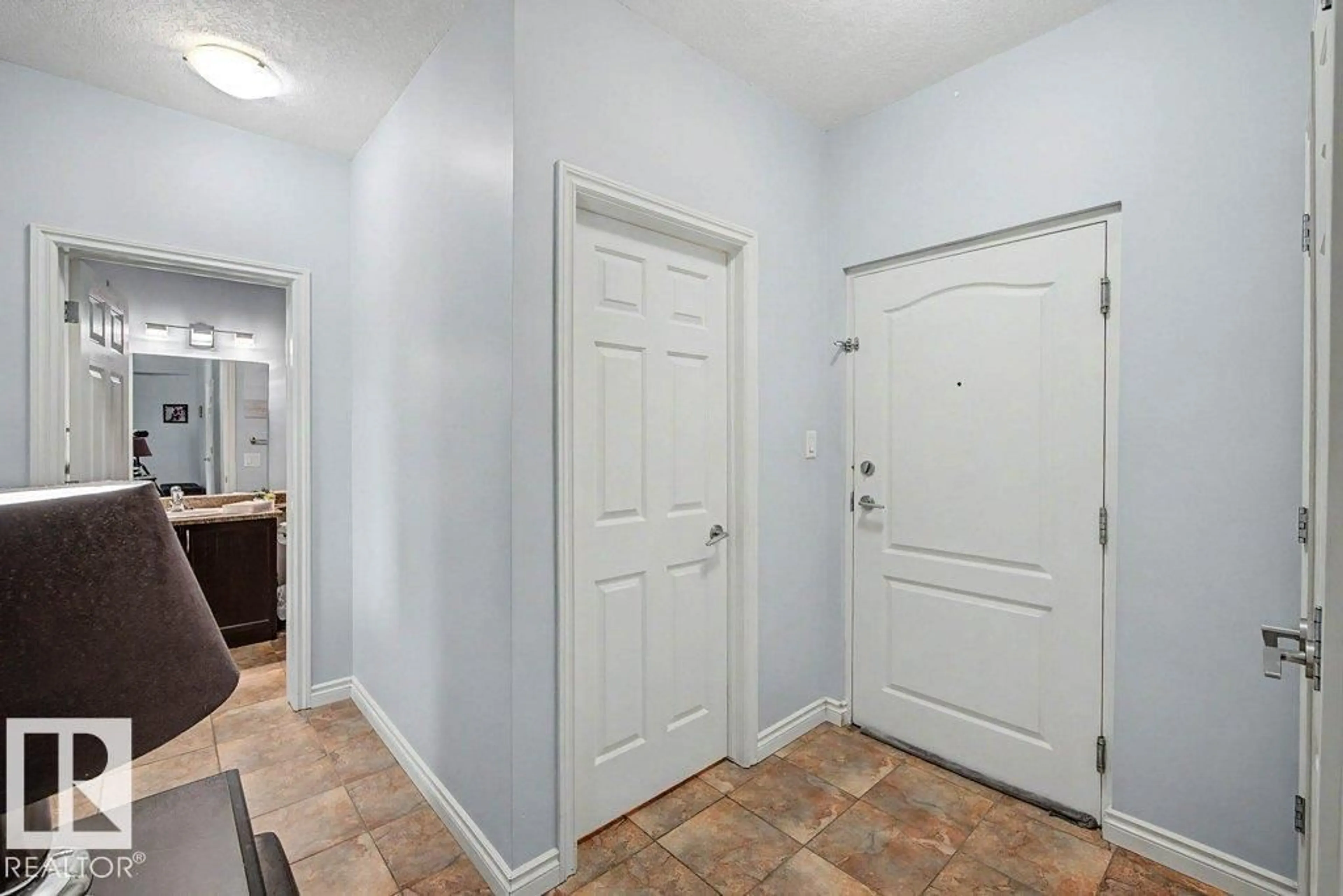 Indoor entryway for 5 - 204 PERRON ST, St. Albert Alberta T8N1E3