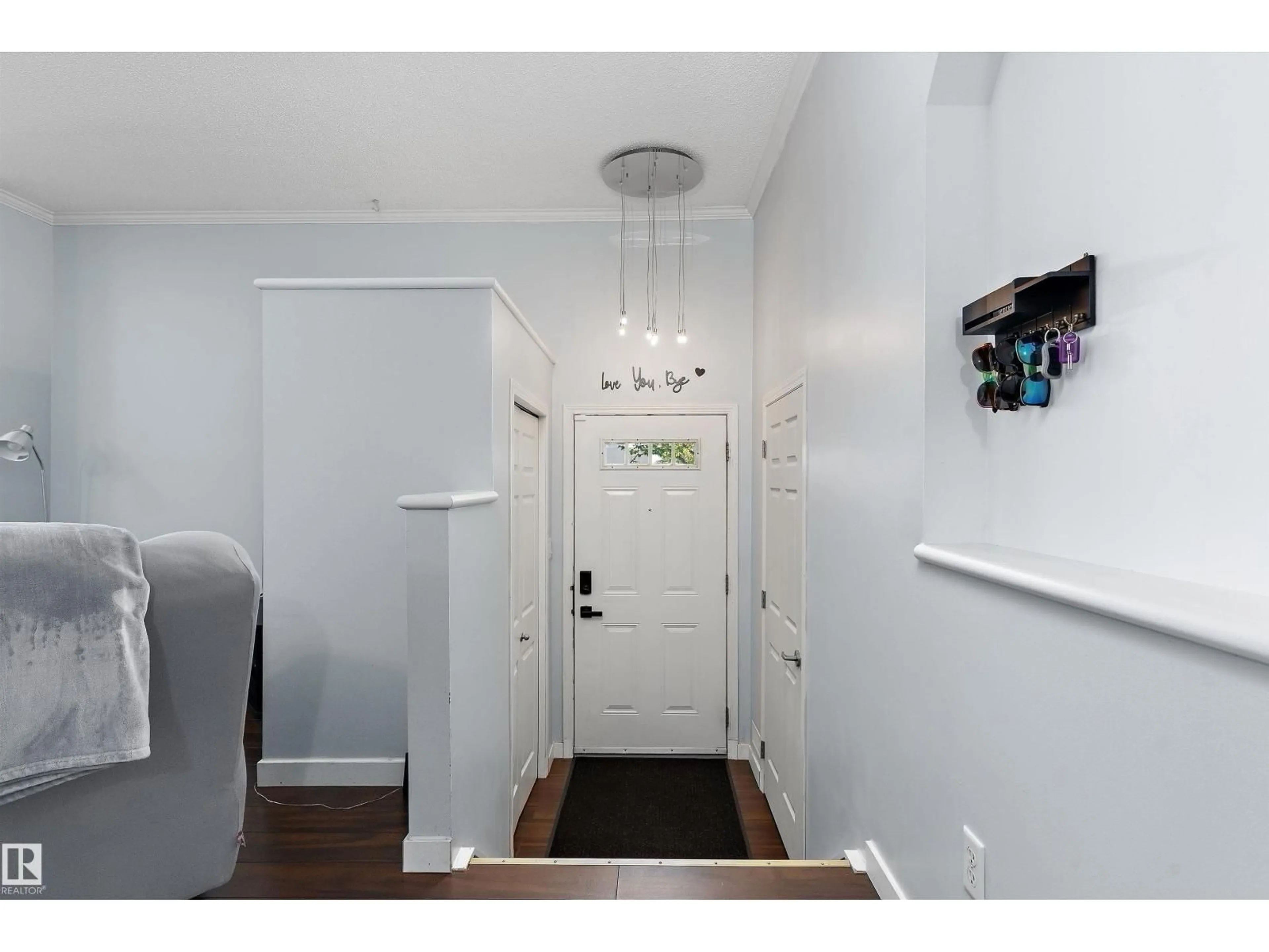 Indoor entryway for 164 - 507 BRIDGEPORT BV, Leduc Alberta T9E0L3
