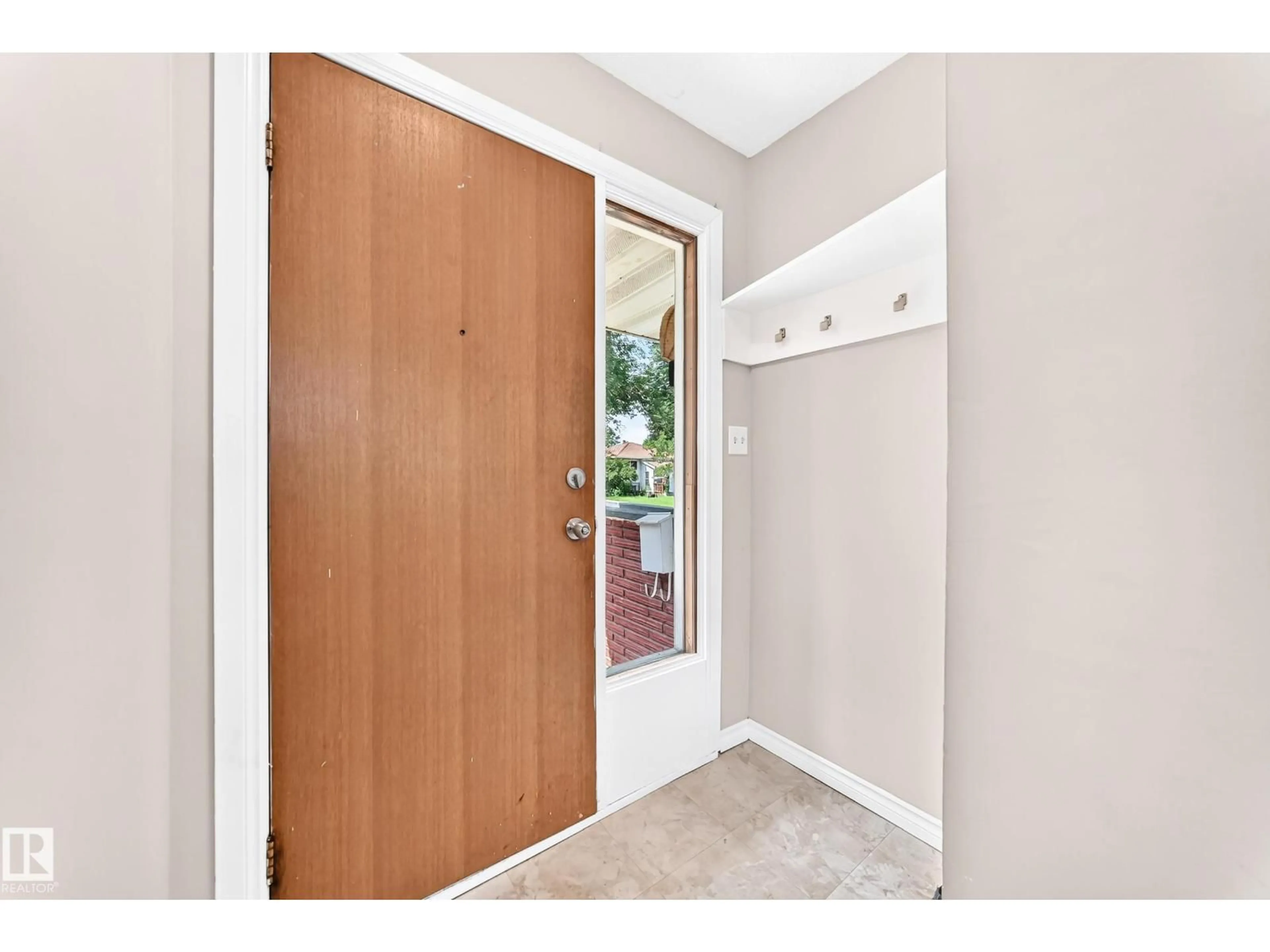 Indoor entryway for NW - 12917 123A ST, Edmonton Alberta T5L0L1