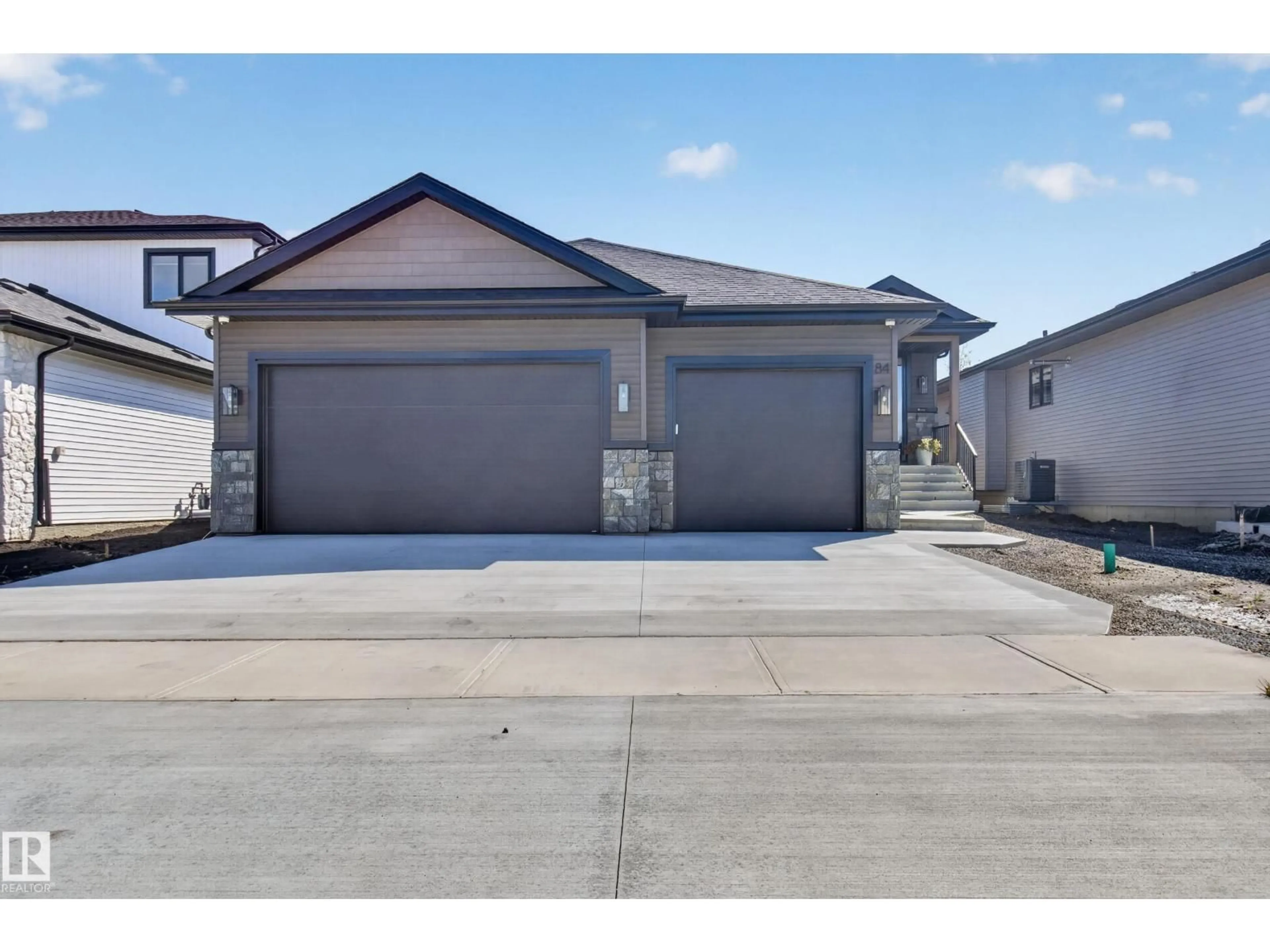 Indoor garage for 84 HARVEST CR, Ardrossan Alberta T8E0B5