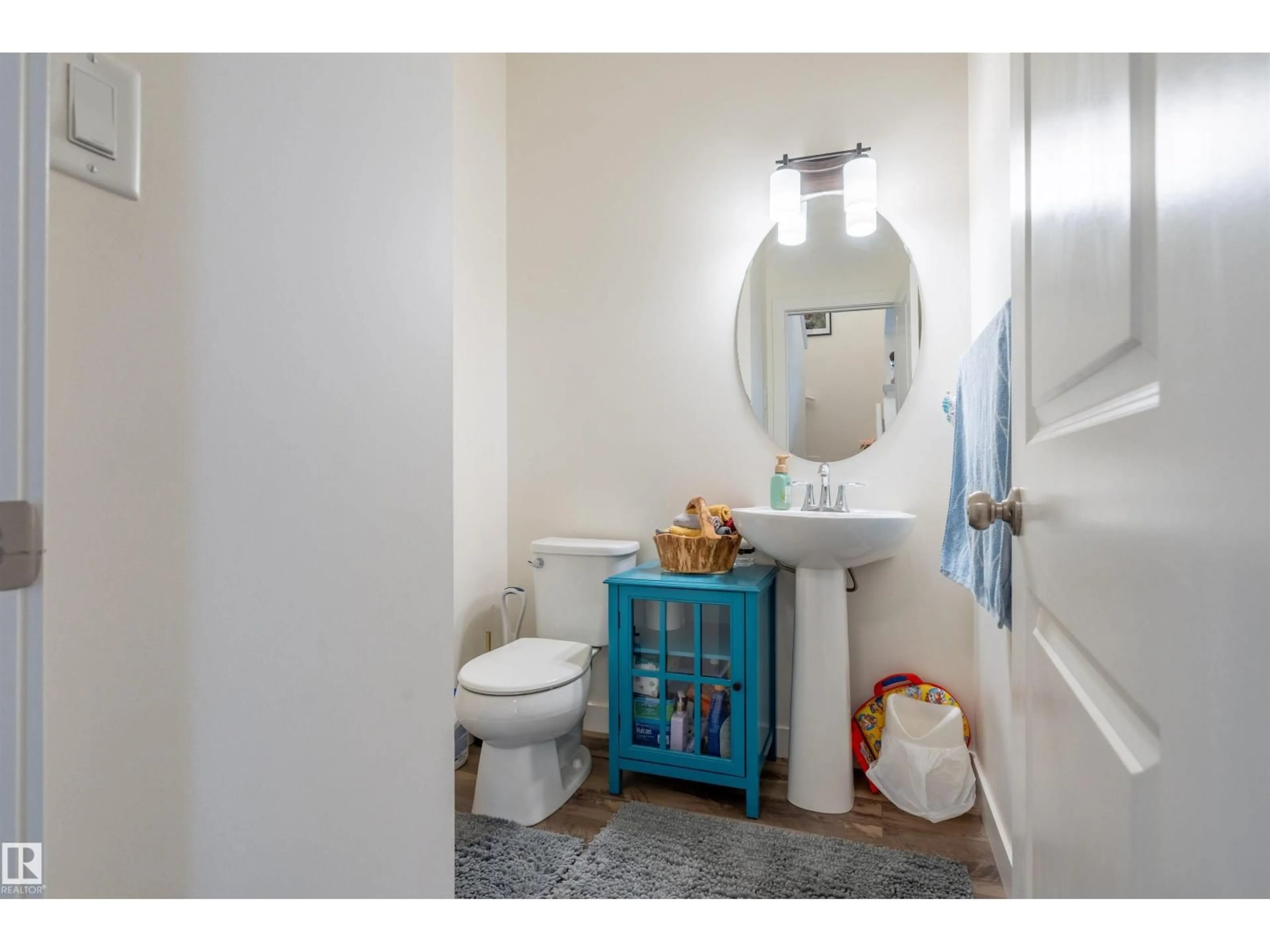 Standard bathroom, ceramic/tile floor for 2066 GRAYDON HILL CR, Edmonton Alberta T6W4C7