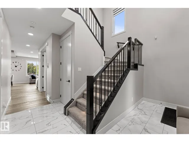 12383 176 AV, Edmonton 3