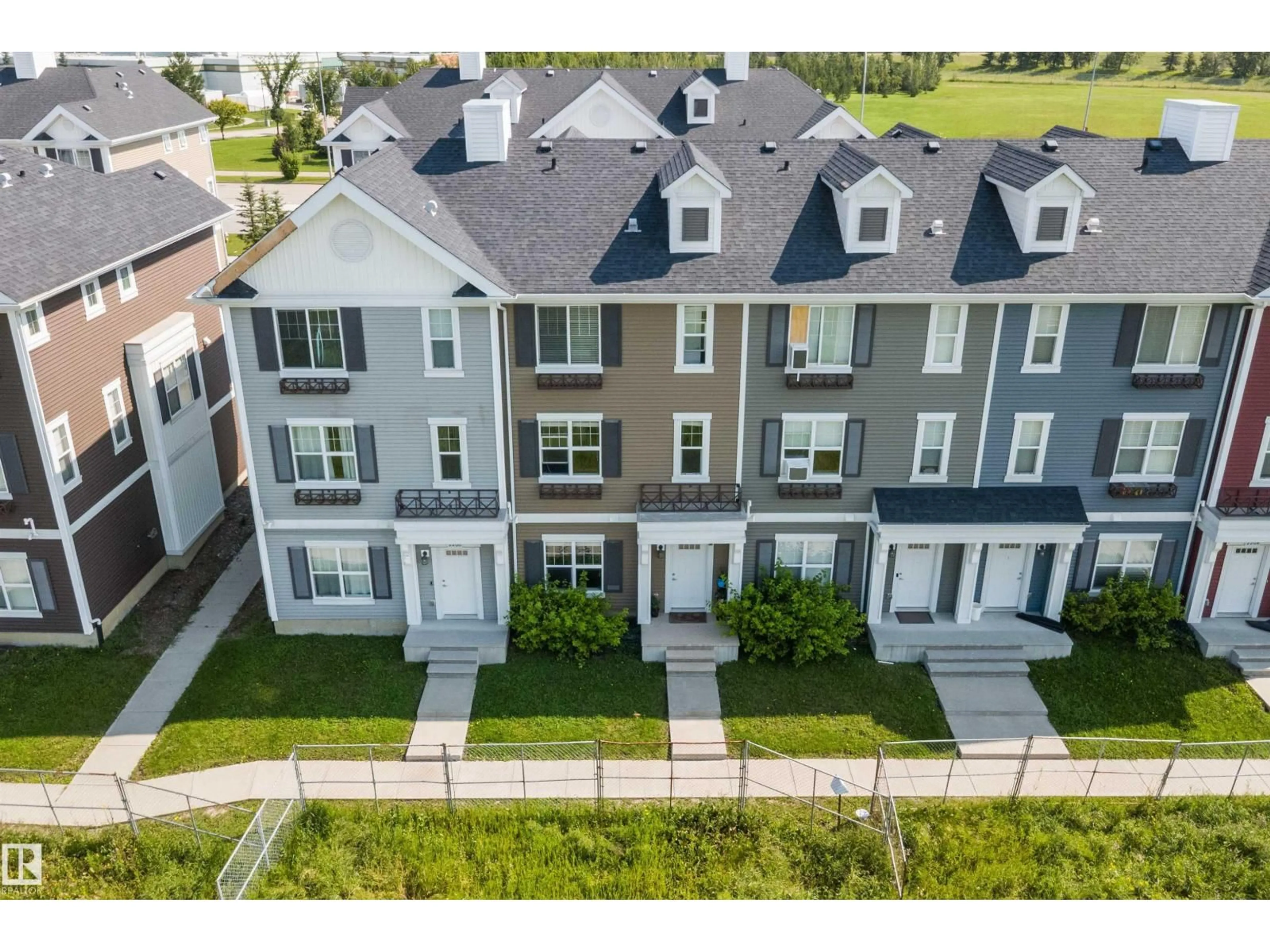 A pic from outside/outdoor area/front of a property/back of a property/a pic from drone, street for 8530 - 2202 94 ST, Fort Saskatchewan Alberta T8L0V8