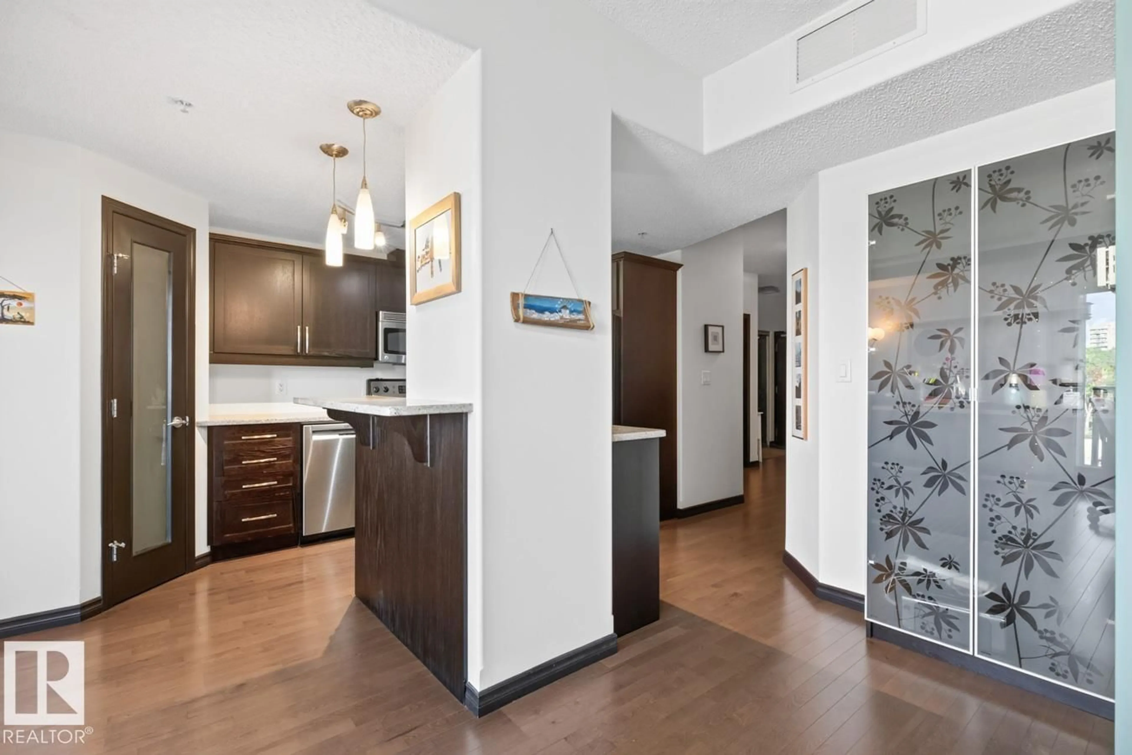 Unknown for 801 - 9707 106 ST NW, Edmonton Alberta T5K0B7