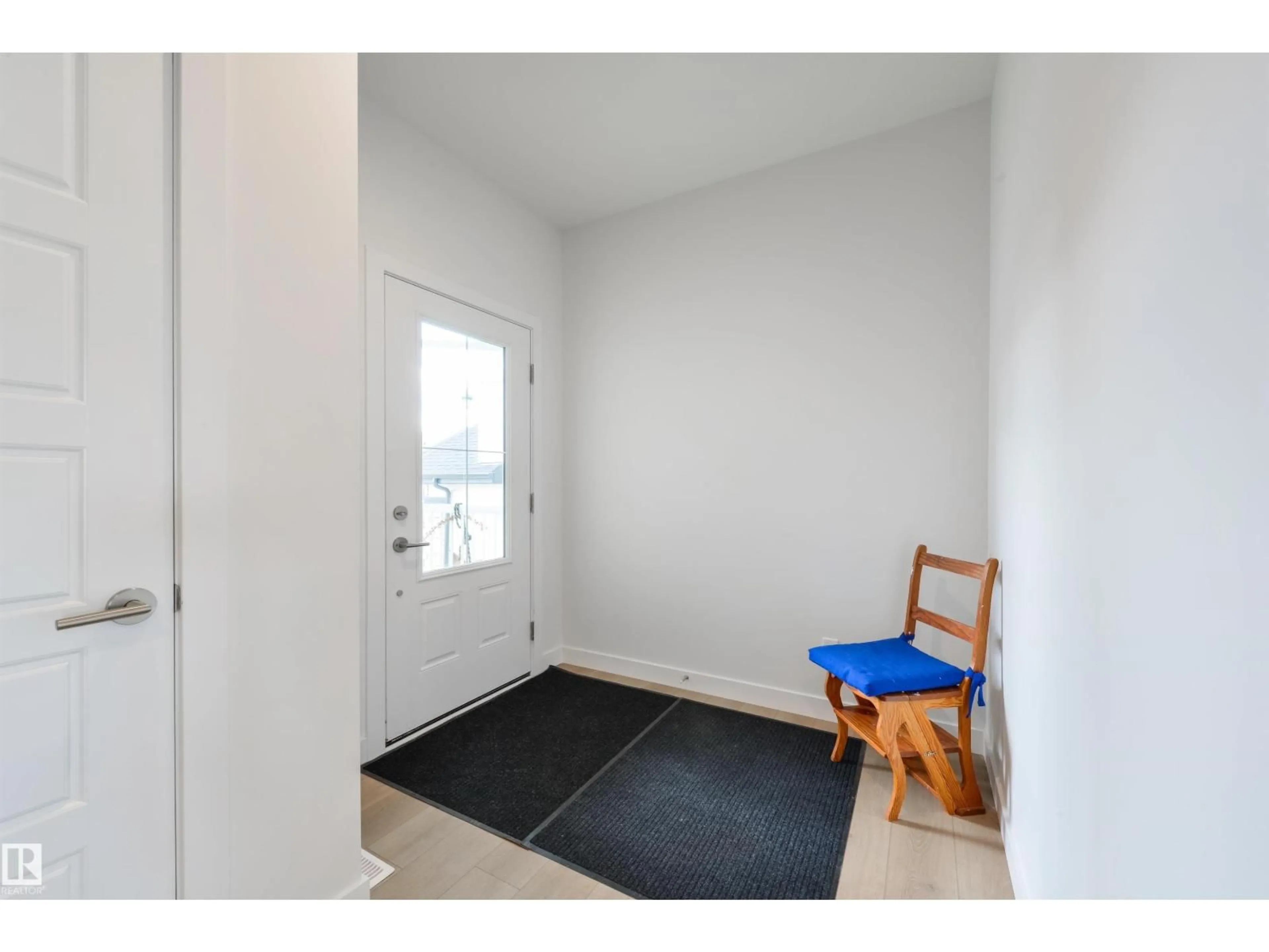 Indoor entryway for 6 COULEE, Ardrossan Alberta T8E0B9