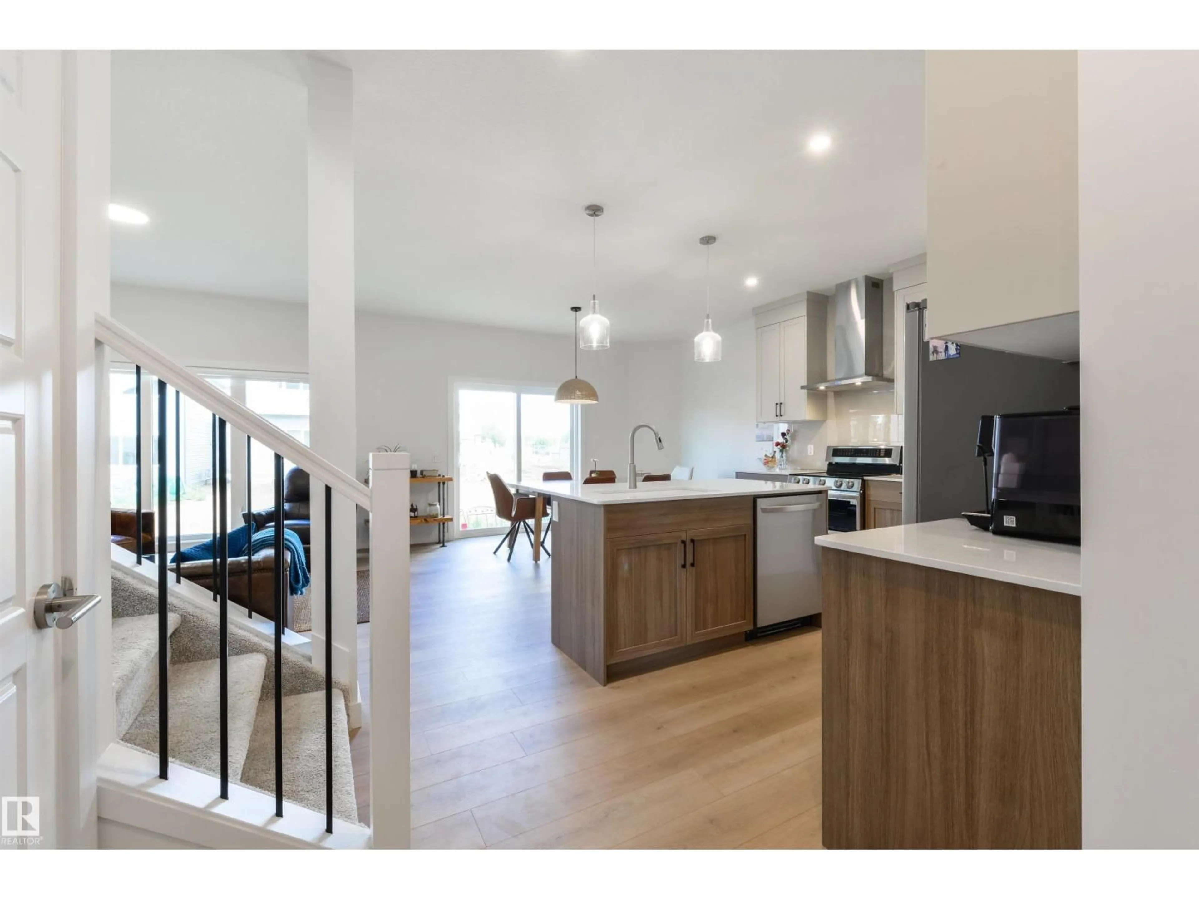 Open concept kitchen, unknown for 6 COULEE, Ardrossan Alberta T8E0B9