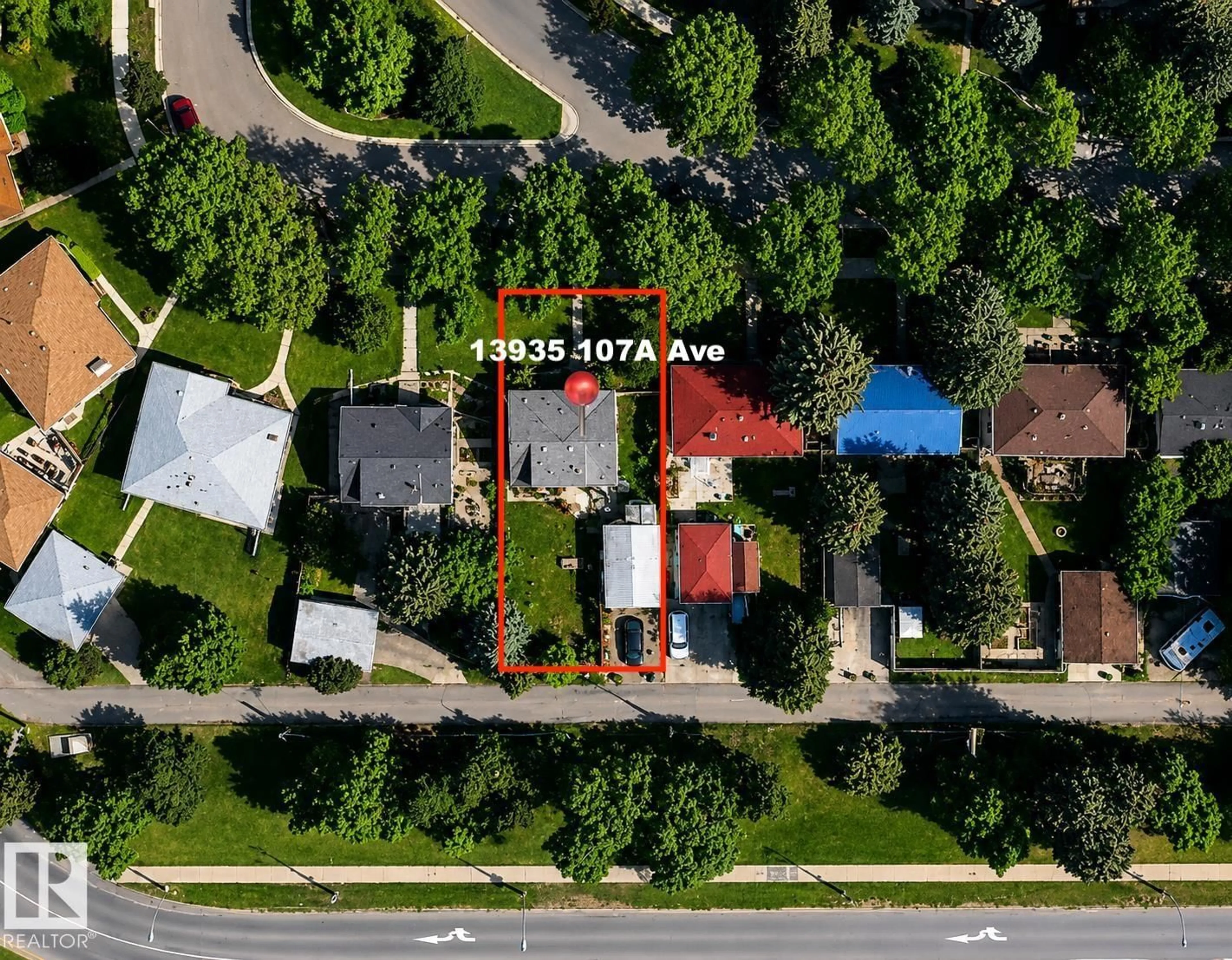 A pic from outside/outdoor area/front of a property/back of a property/a pic from drone, street for 13935 107A AV, Edmonton Alberta T5M2A8