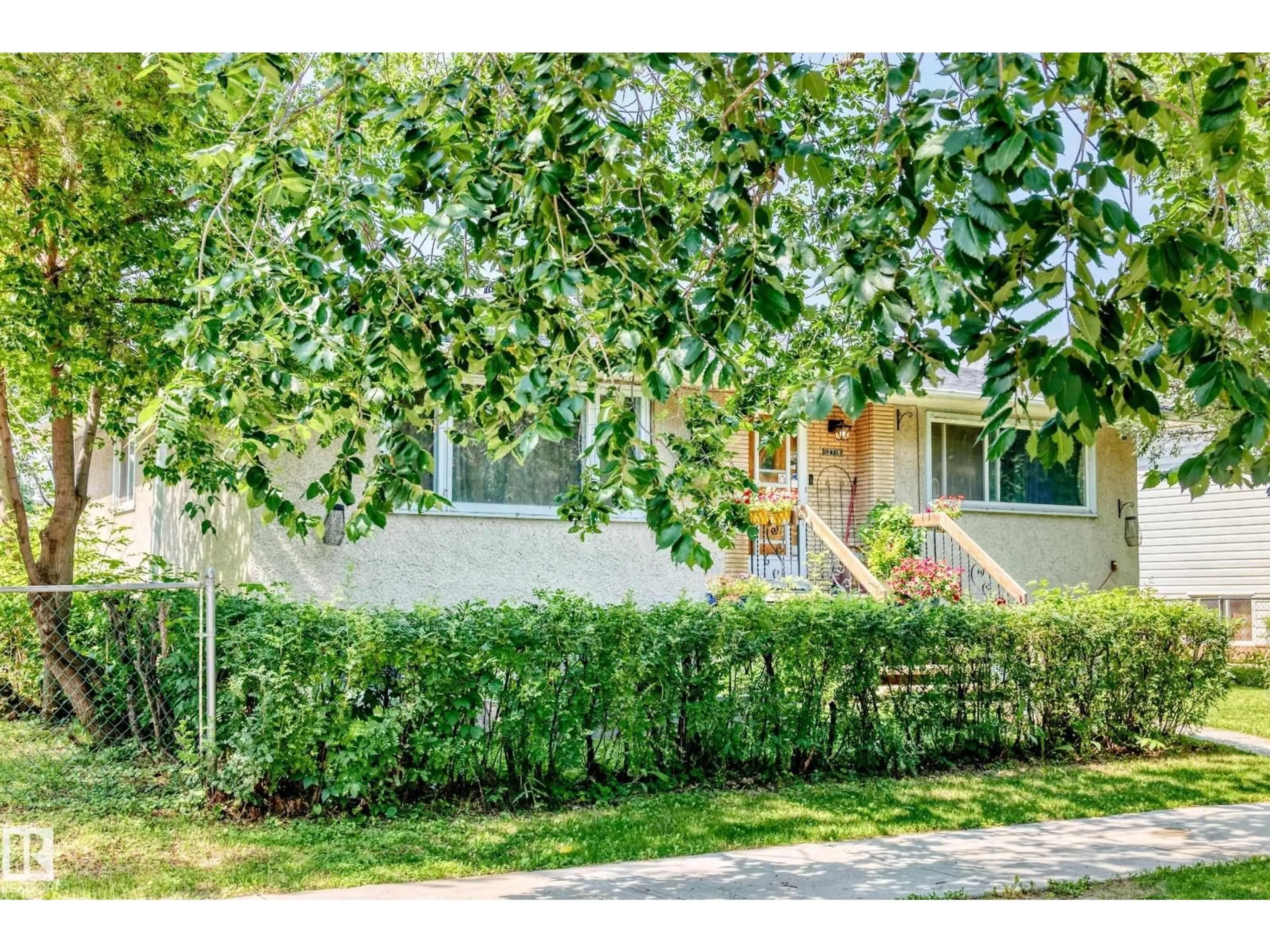 Unknown for 12718 126 ST, Edmonton Alberta T5L0X8