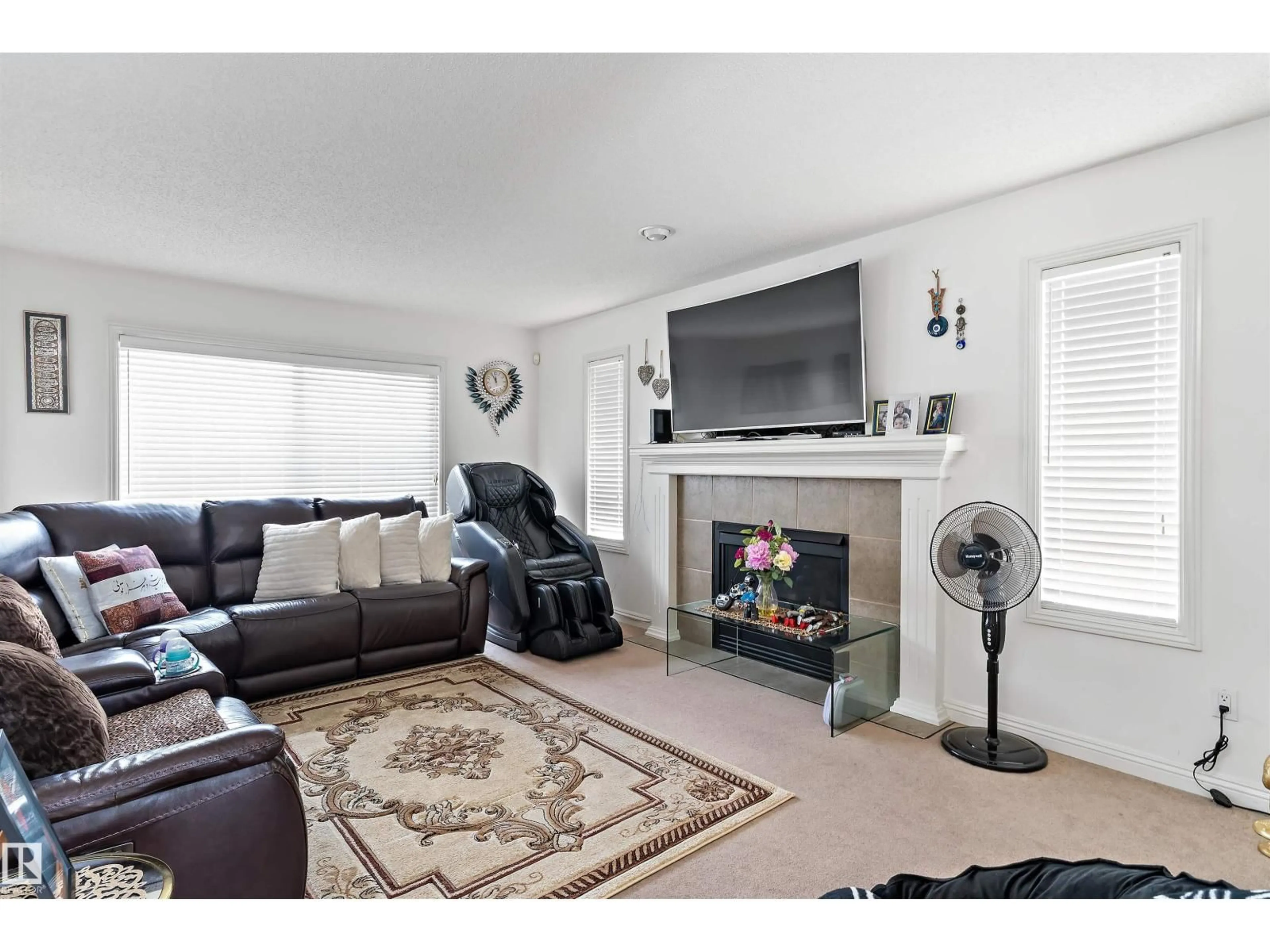 Living room with furniture, unknown for 20404 60 AV, Edmonton Alberta T6M2Z2
