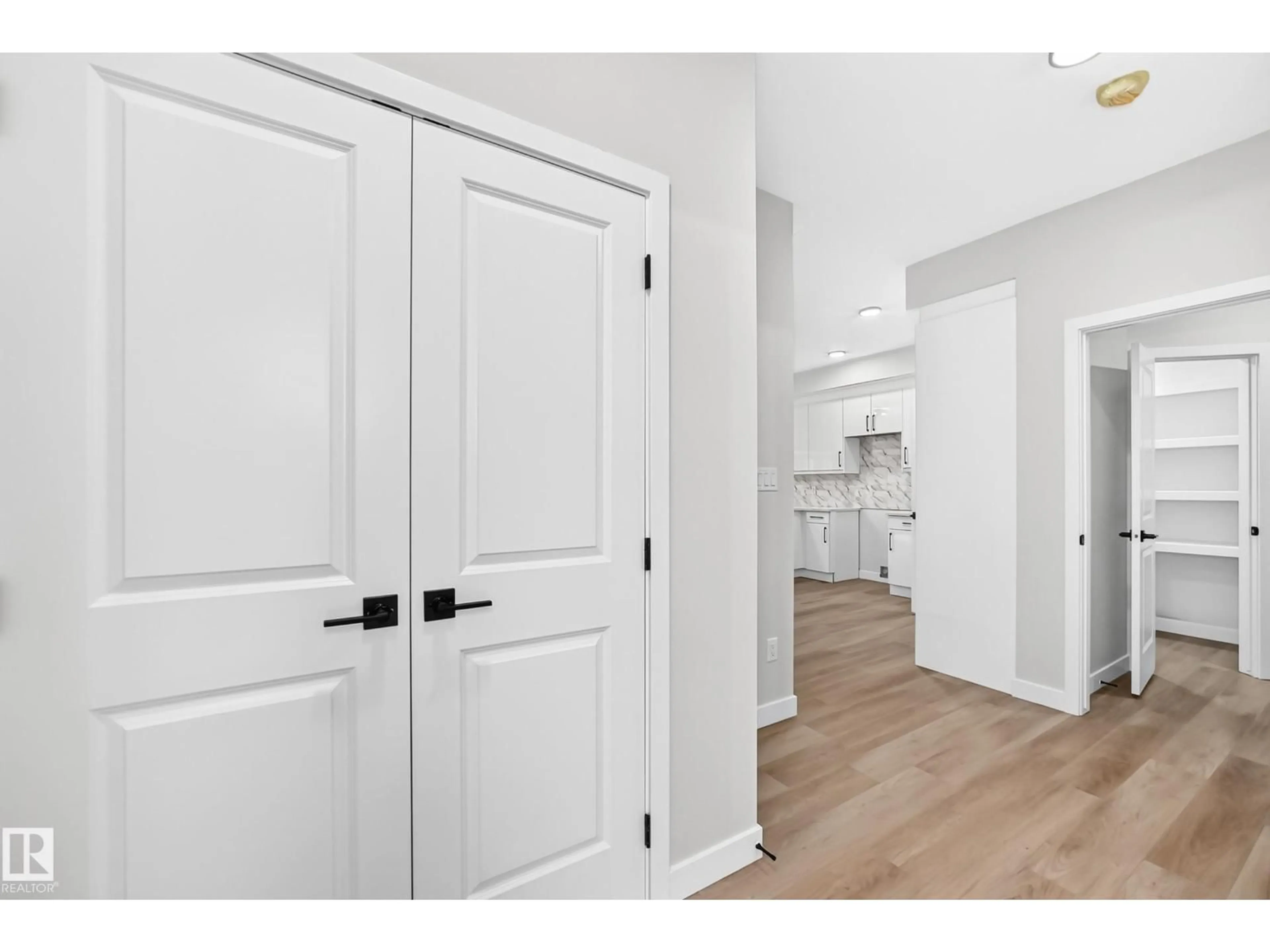 Indoor entryway for 69 PATRIOT WY, Spruce Grove Alberta T7X4E8