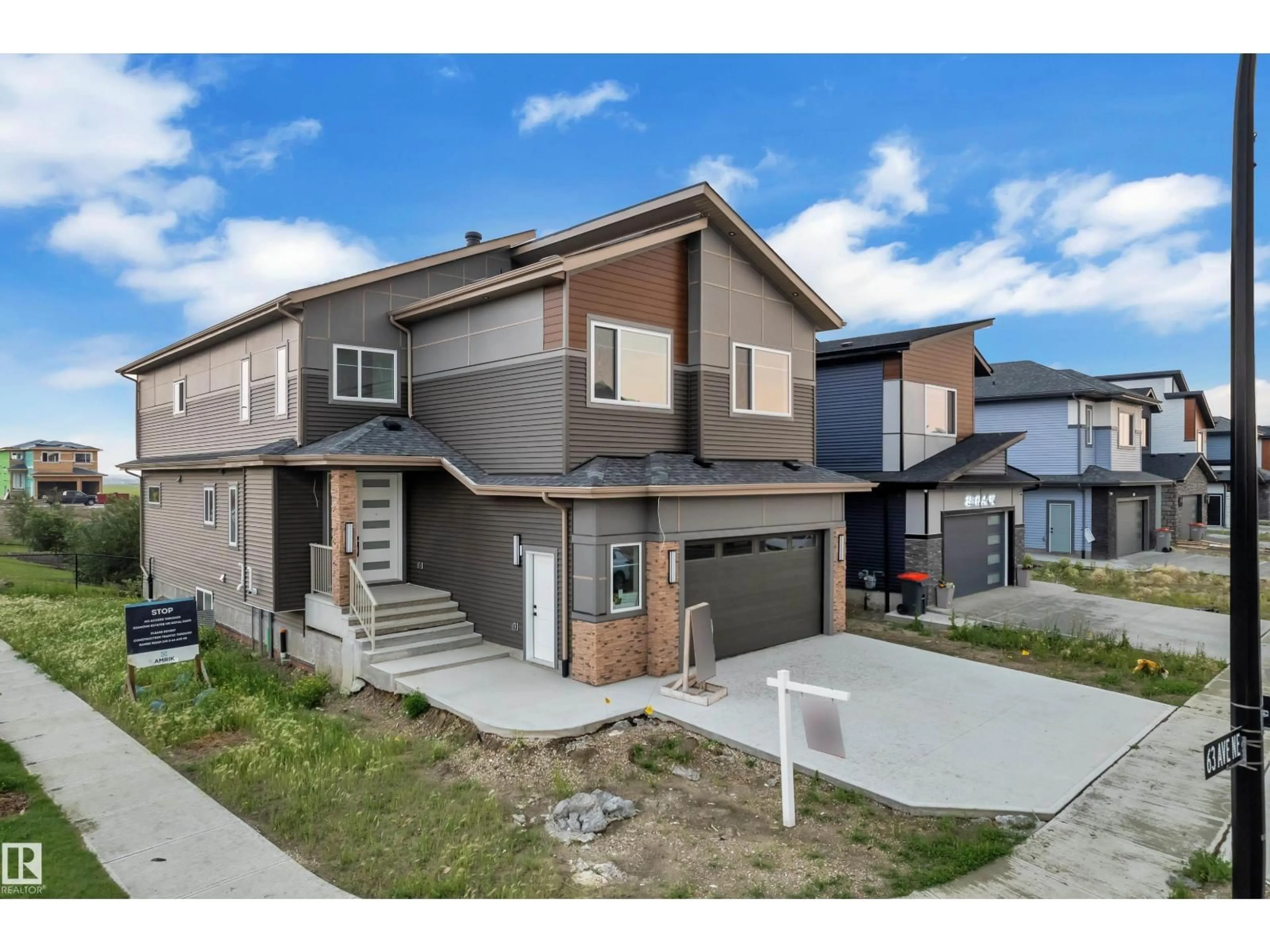 Home with vinyl exterior material, street for 2817 63 AV, Rural Leduc County Alberta T4X3A6