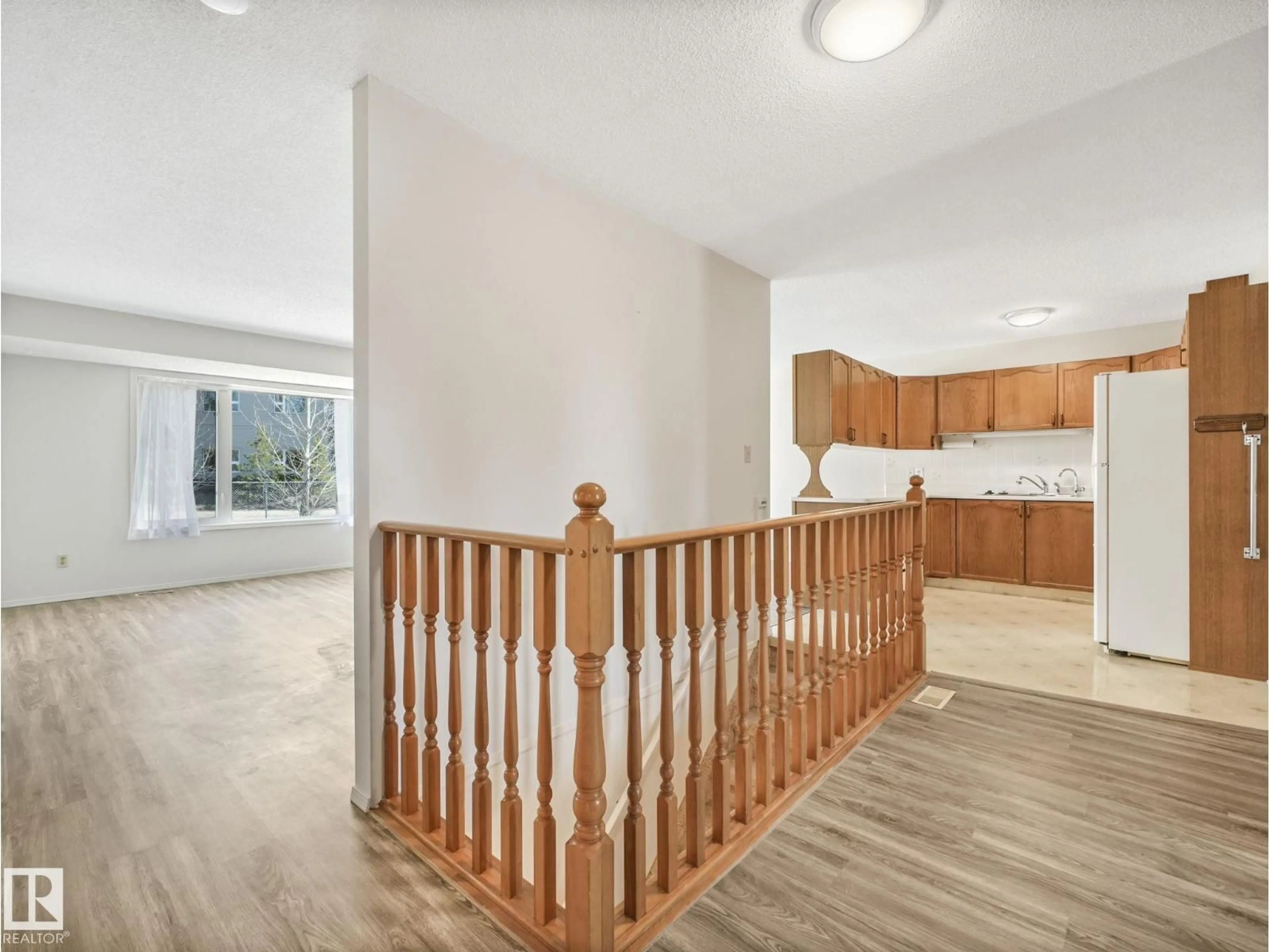 Unknown for 1521 62 ST, Edmonton Alberta T6L6J4