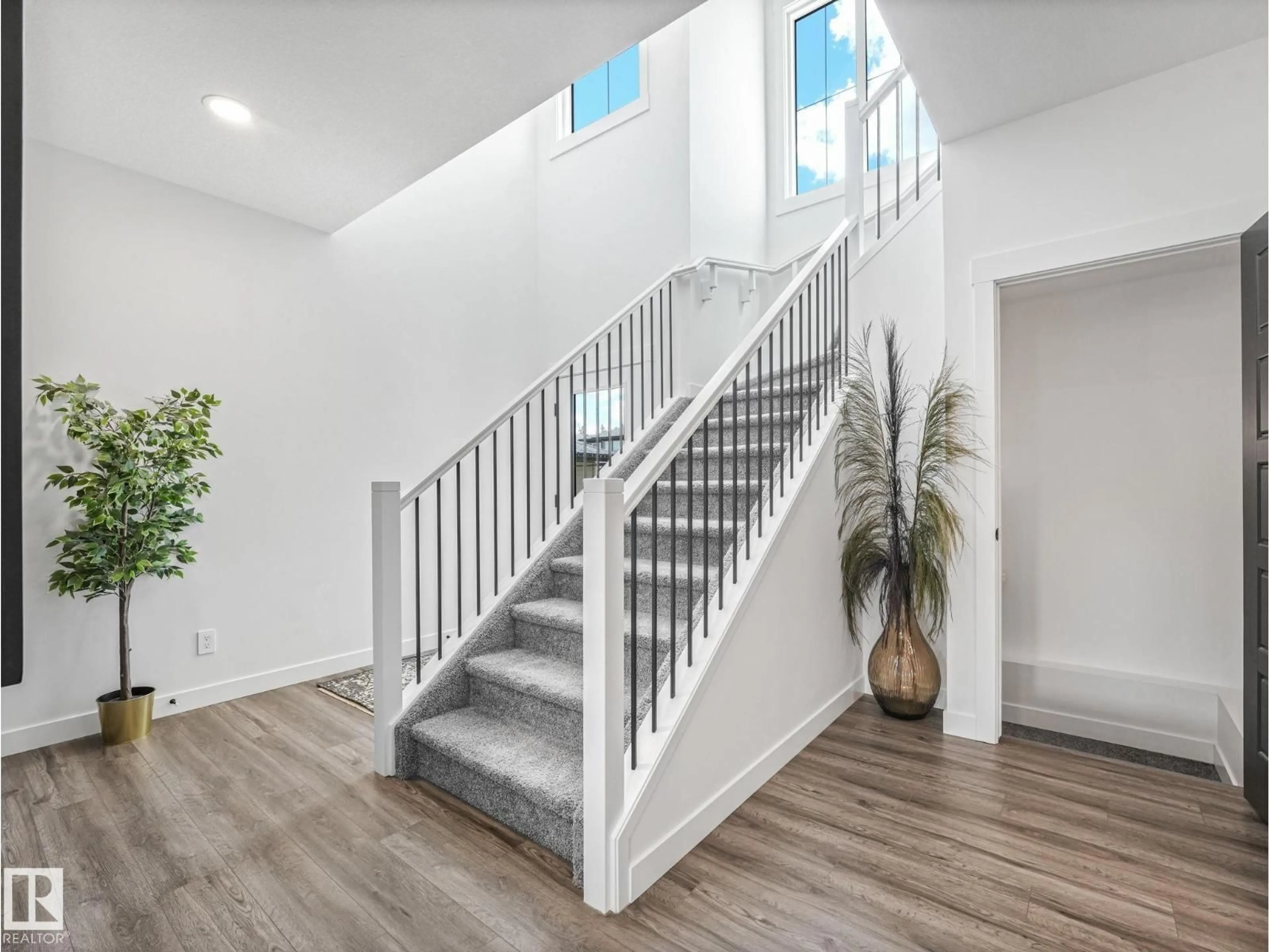 Stairs for 7151 EDGEMONT WY, Edmonton Alberta T6M1K1