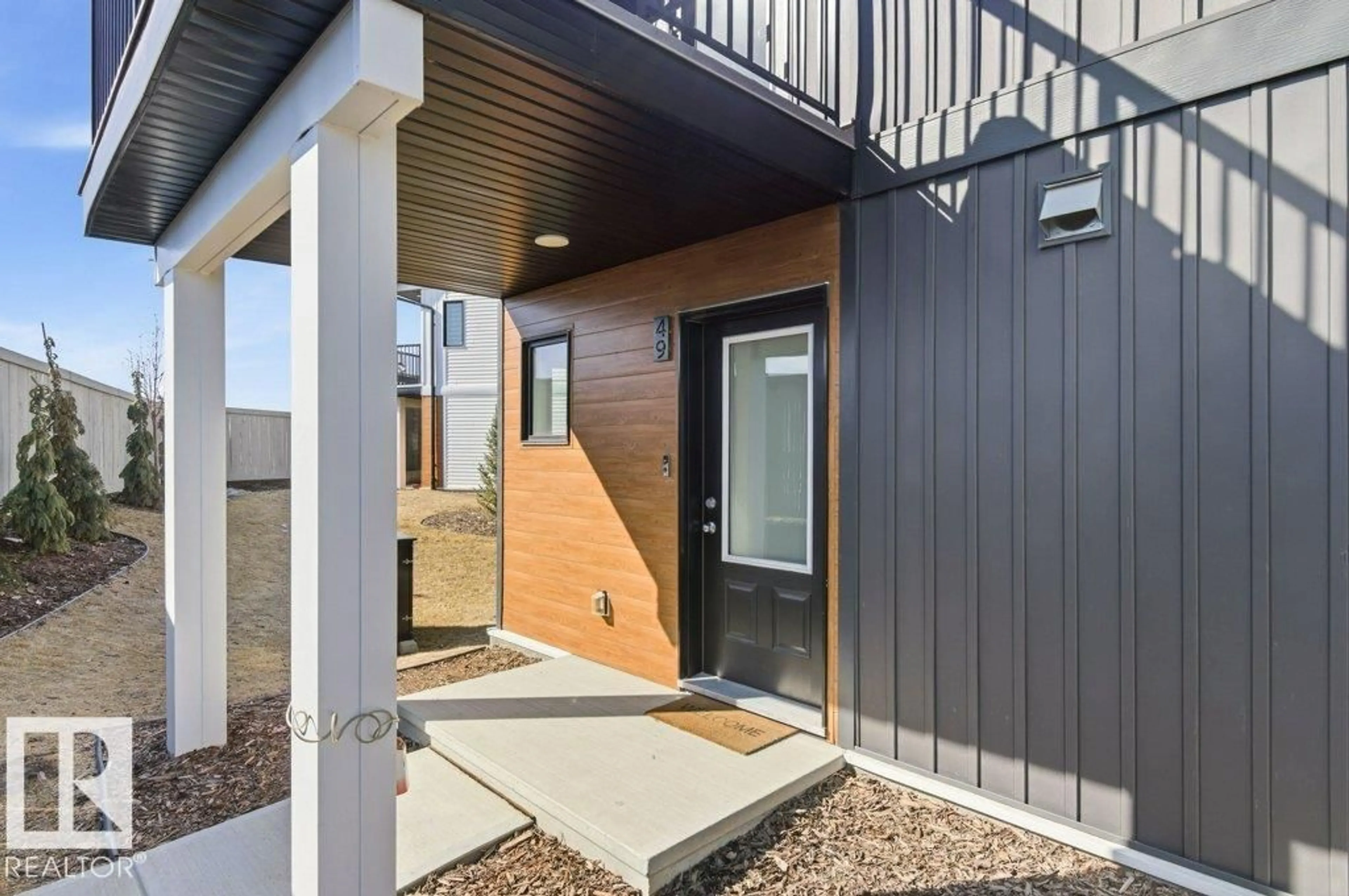 Indoor entryway for 49 SECORD BV, Edmonton Alberta T5T7R9