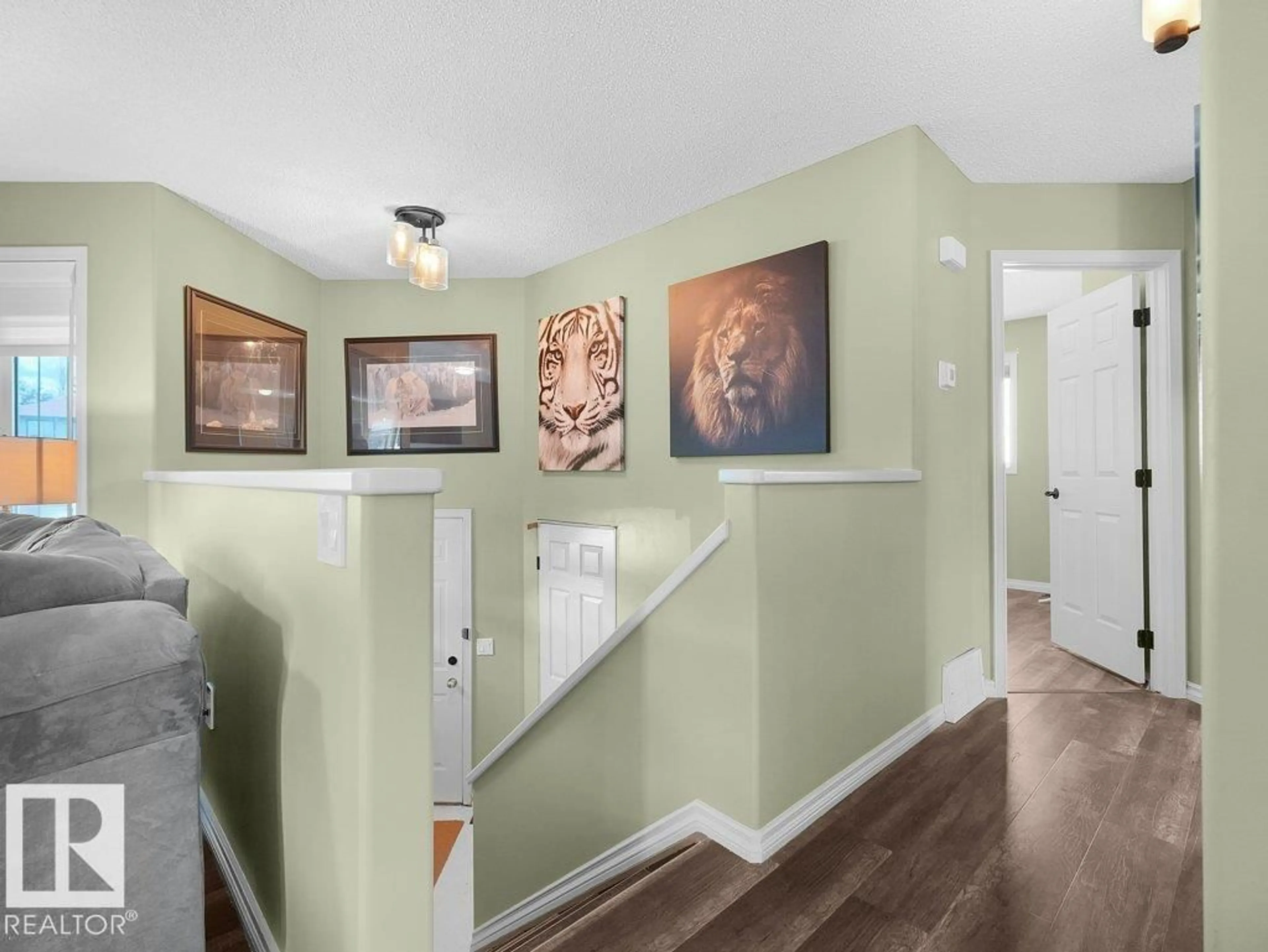 Indoor entryway for 204 WESTMEWS DR, Fort Saskatchewan Alberta T8L4J2
