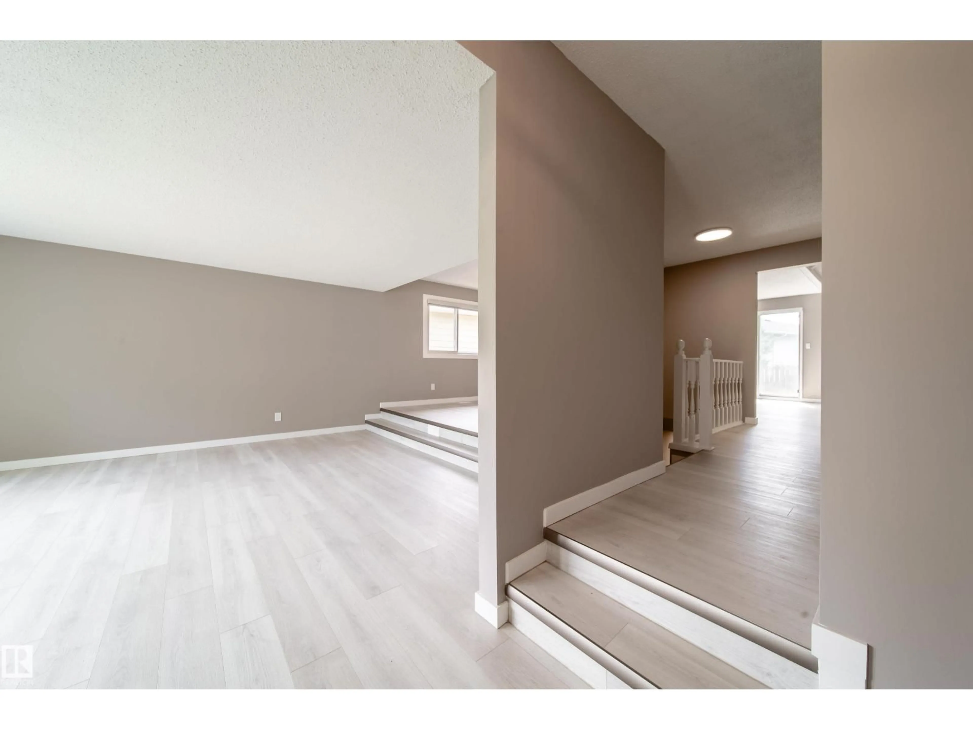 Unknown for 6907 19 AV, Edmonton Alberta T6K2G7