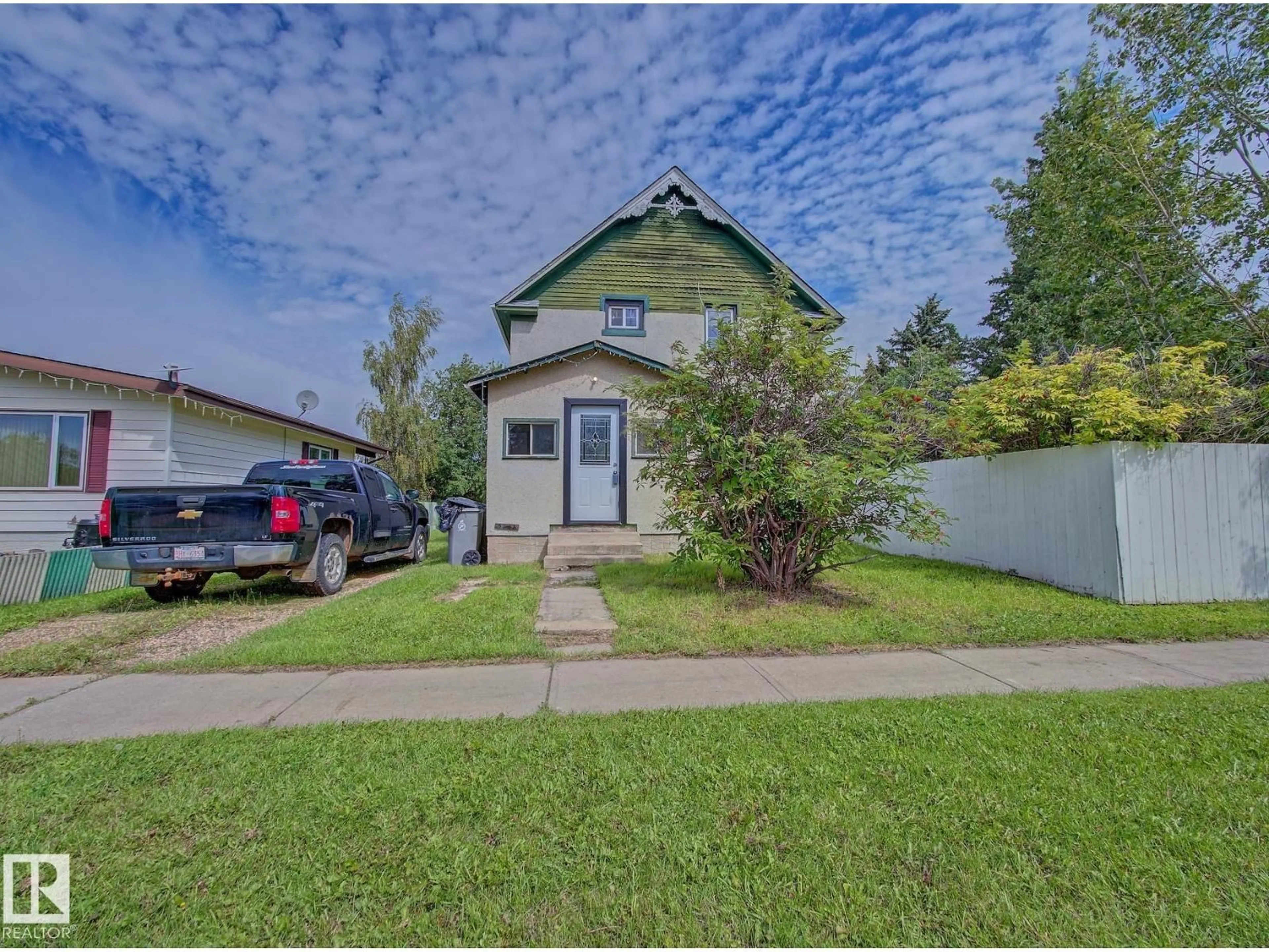 A pic from outside/outdoor area/front of a property/back of a property/a pic from drone, street for 5414 52 AV, Lamont Alberta T0B2R0