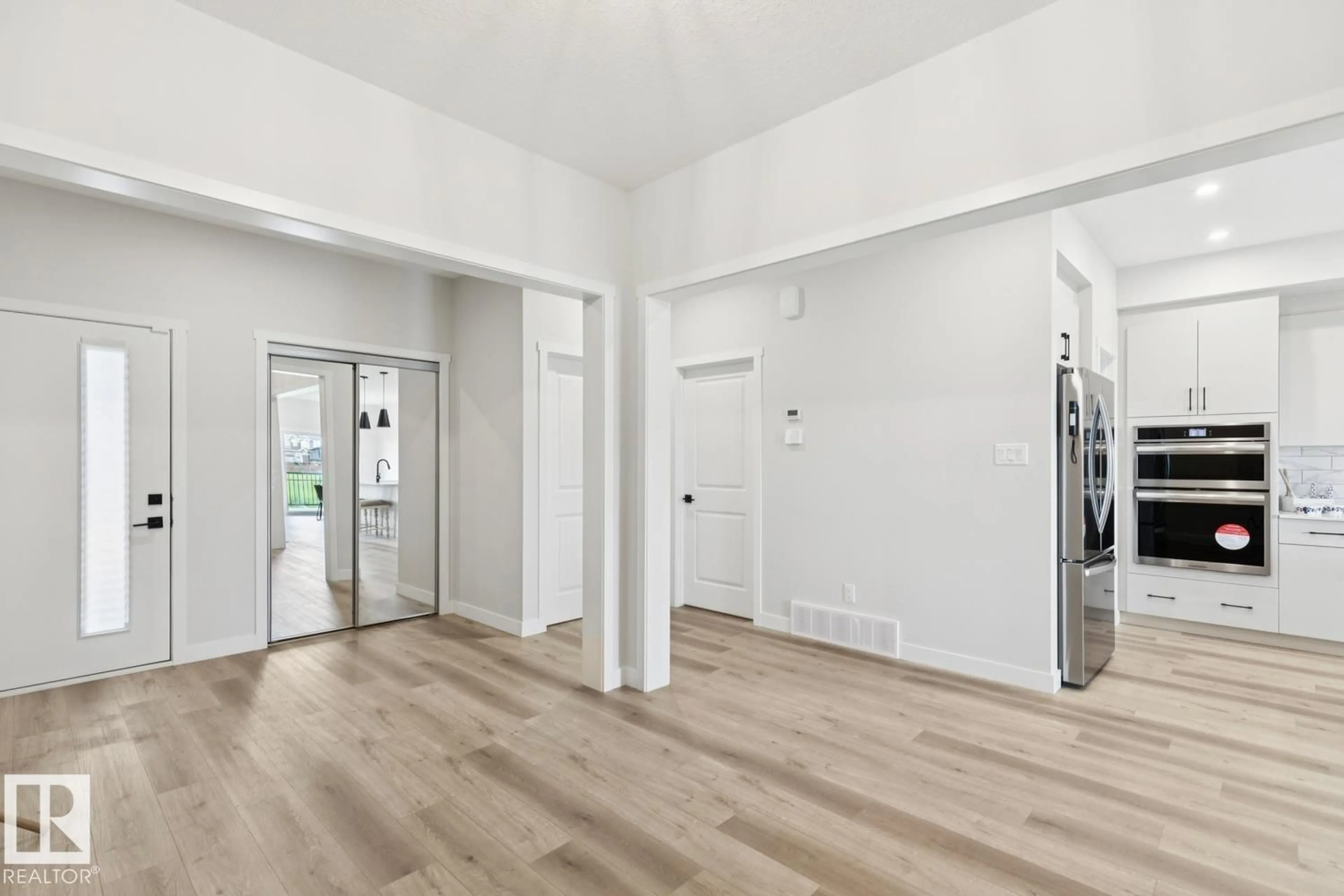 Indoor entryway for SW - 15666 18 AV, Edmonton Alberta T6W5C2