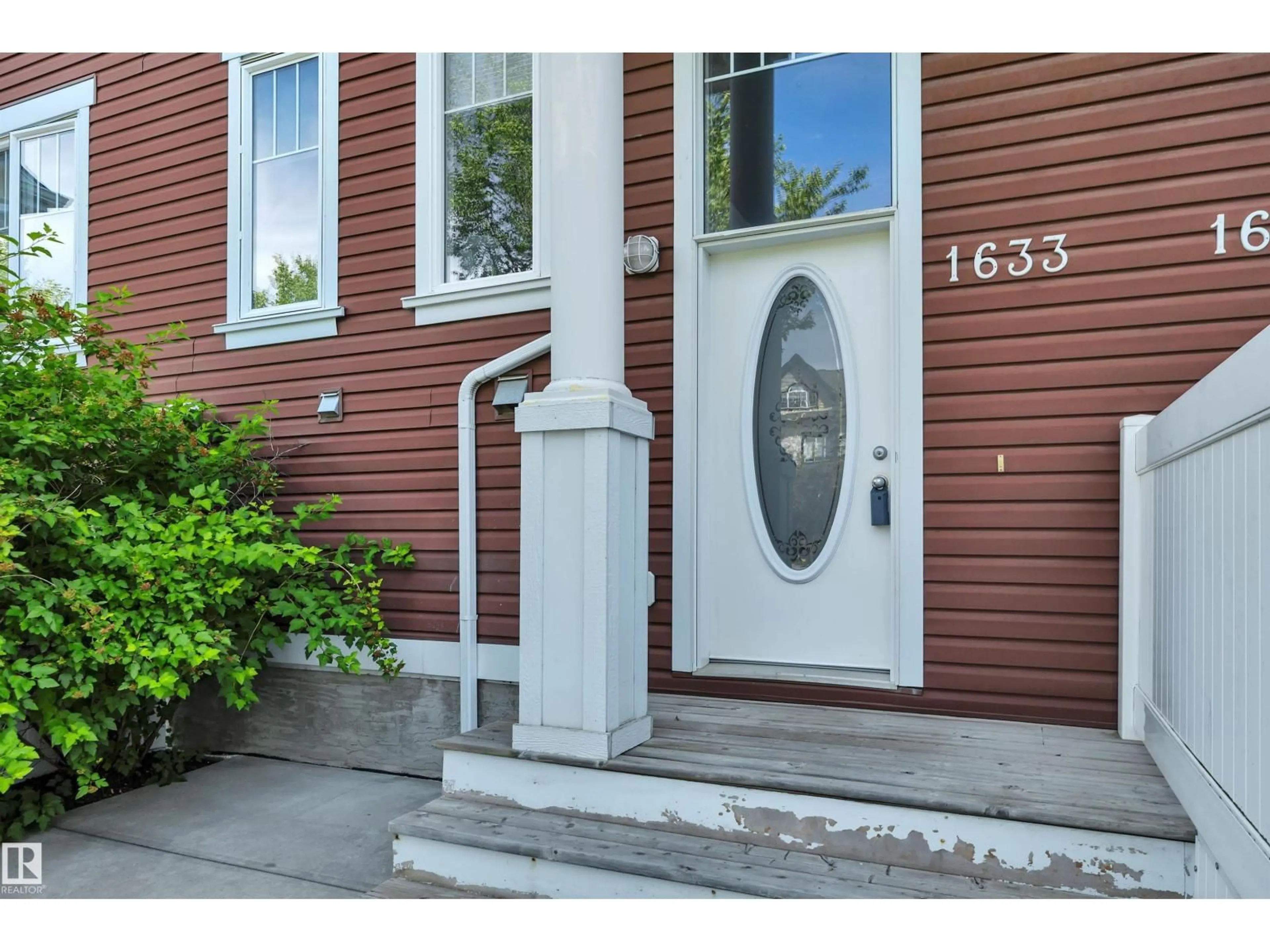 Indoor entryway for NW - 1633 TOWNE CENTURE BV, Edmonton Alberta T6R0S3